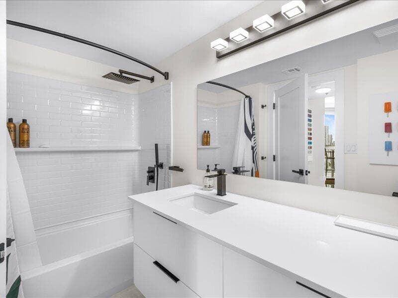 18260 N Bay Road 418, Sunny Isles Beach, FL 33160 — photo 25 of 44