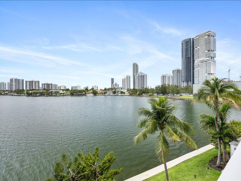18260 N Bay Road 418, Sunny Isles Beach, FL 33160 — photo 30 of 44