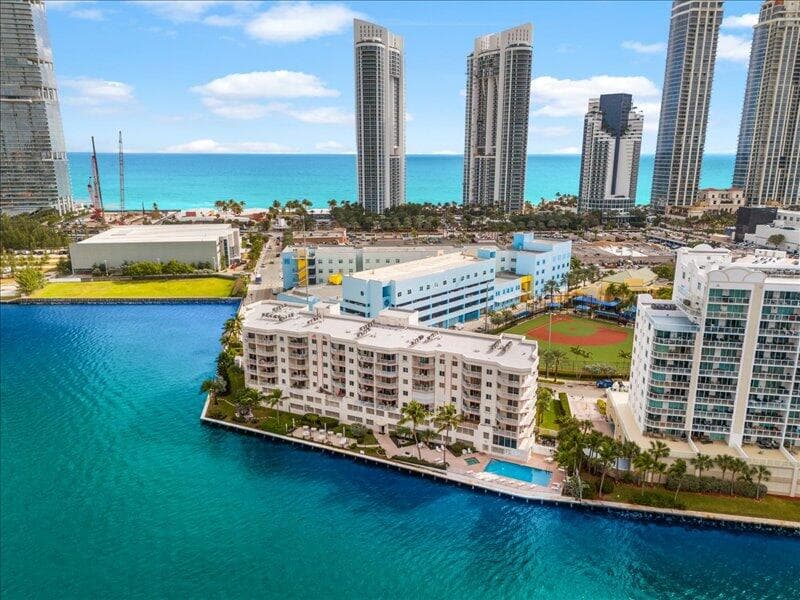 18260 N Bay Road 418, Sunny Isles Beach, FL 33160 — photo 36 of 44