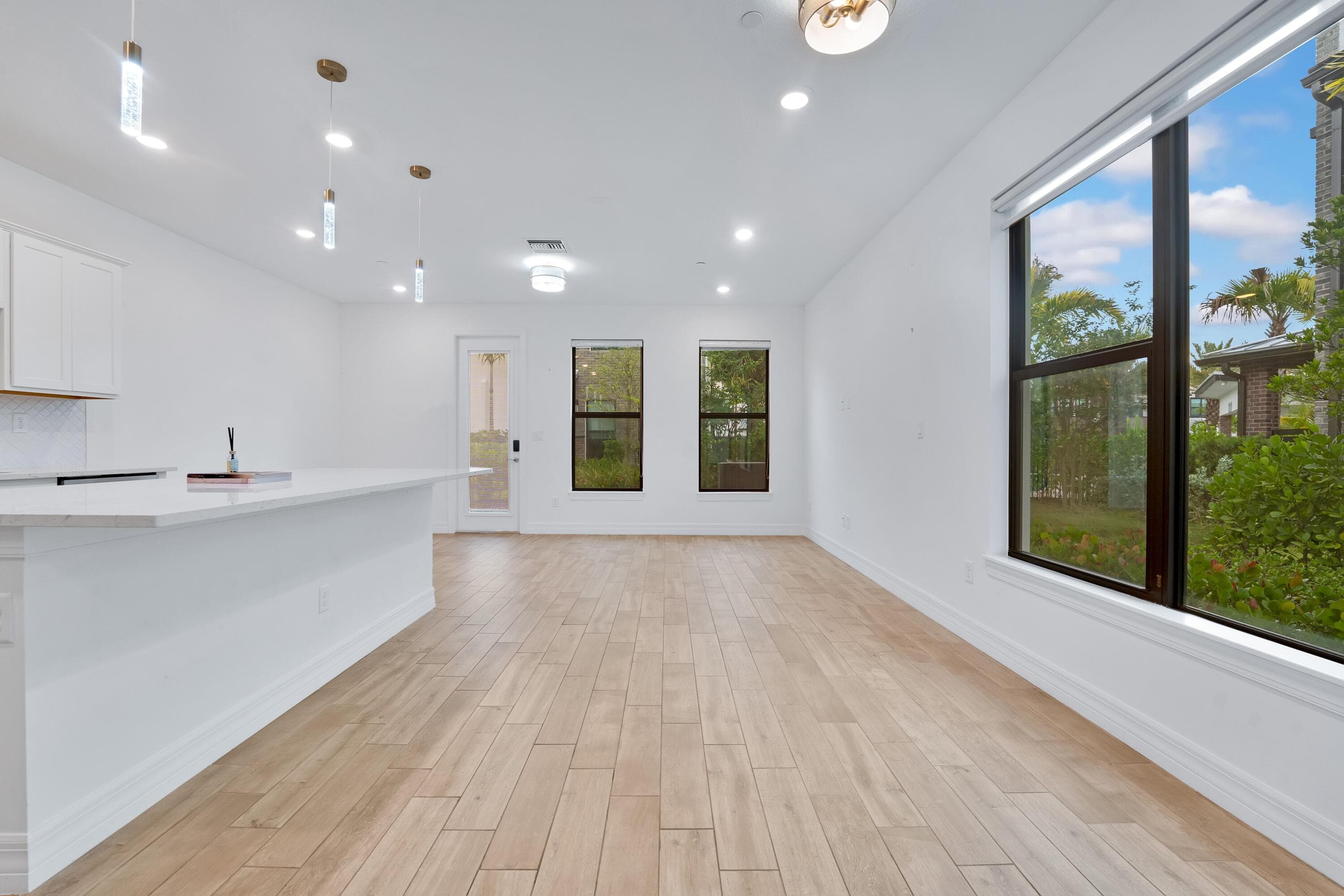 8358 NW 7th Place, Plantation, FL 33324 — photo 3 of 31