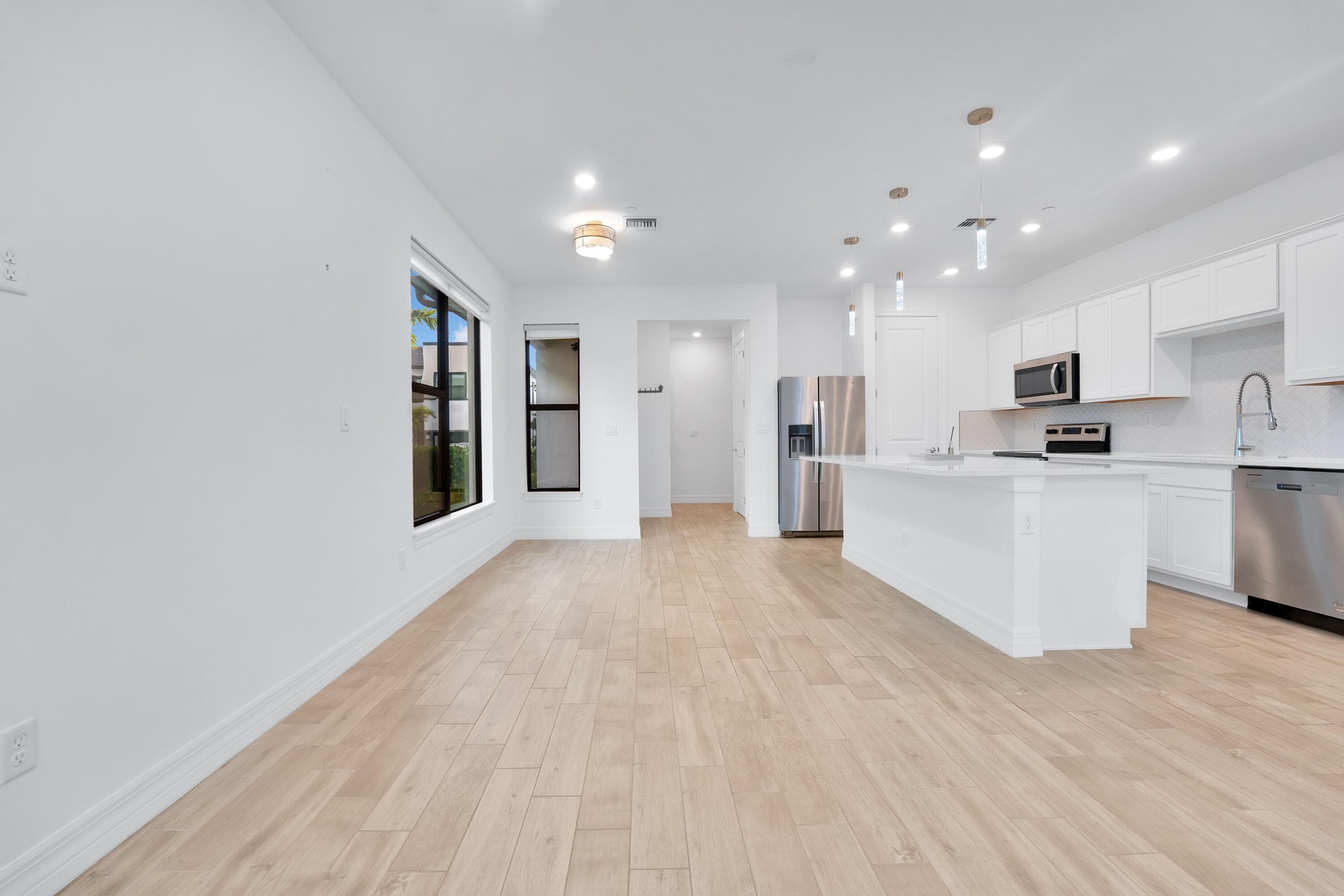 8358 NW 7th Place, Plantation, FL 33324 — photo 6 of 31