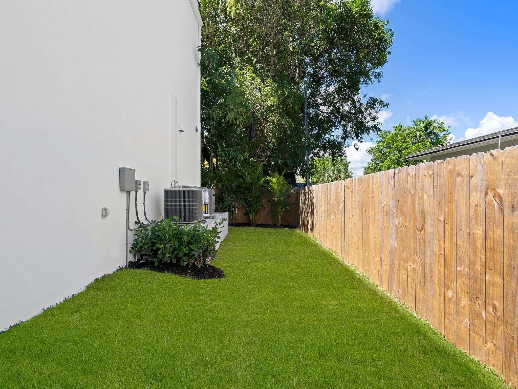 1401 NE 16th Avenue, Fort Lauderdale, FL 33304 — photo 35 of 40