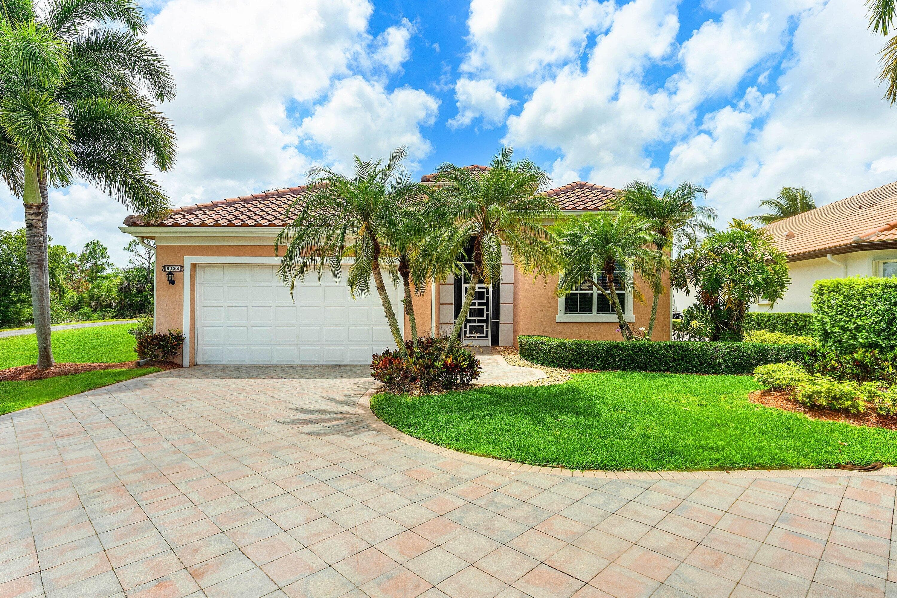 8192 Spyglass Drive, West Palm Beach, FL 33412 — photo 3 of 32