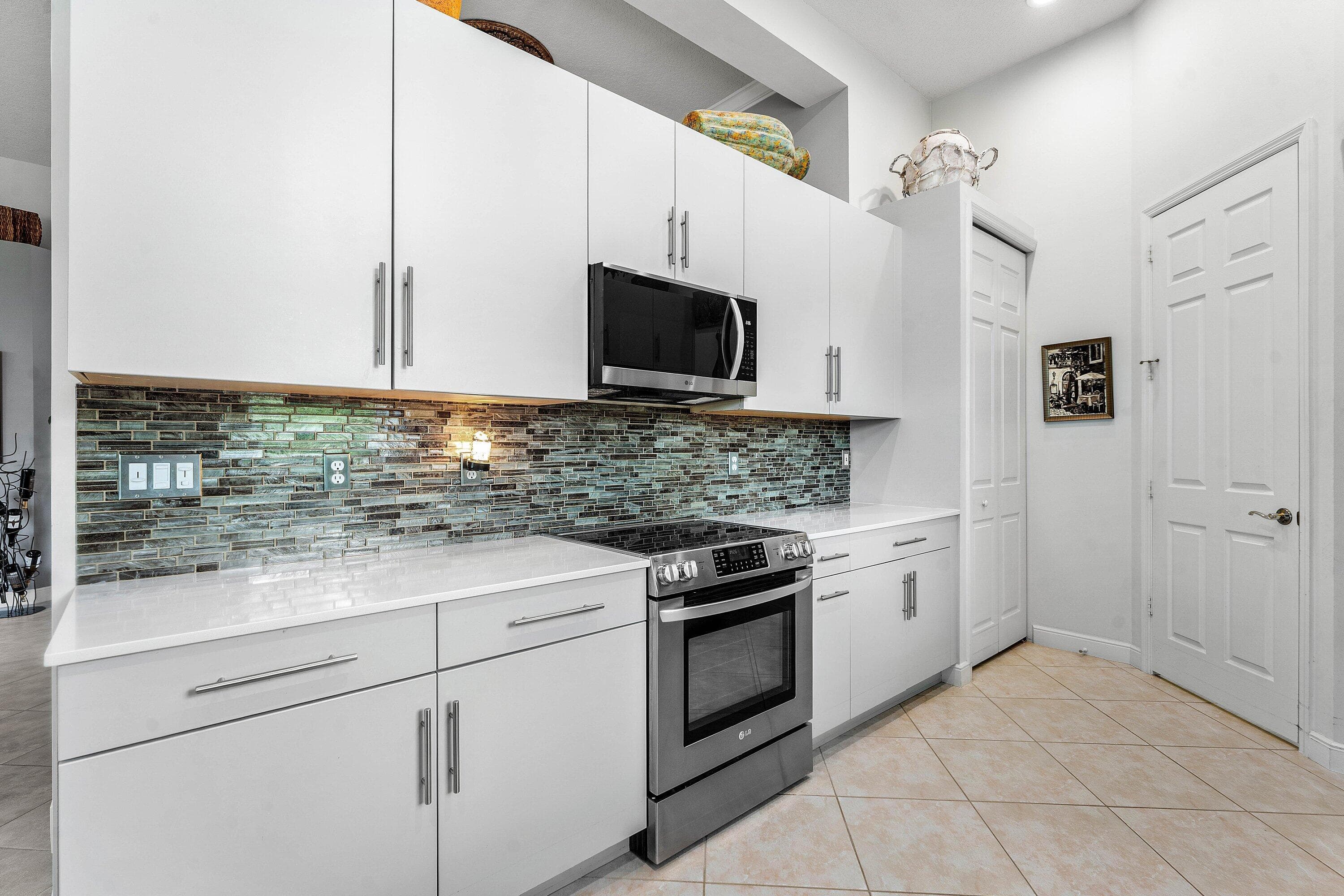 8192 Spyglass Drive, West Palm Beach, FL 33412 — photo 13 of 32