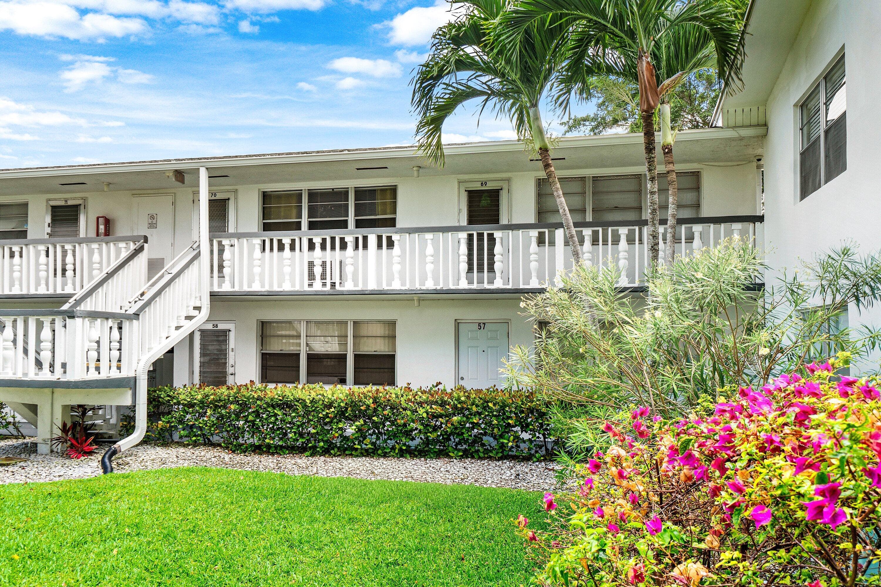 57 Canterbury, West Palm Beach, FL 33417 — photo 5 of 25