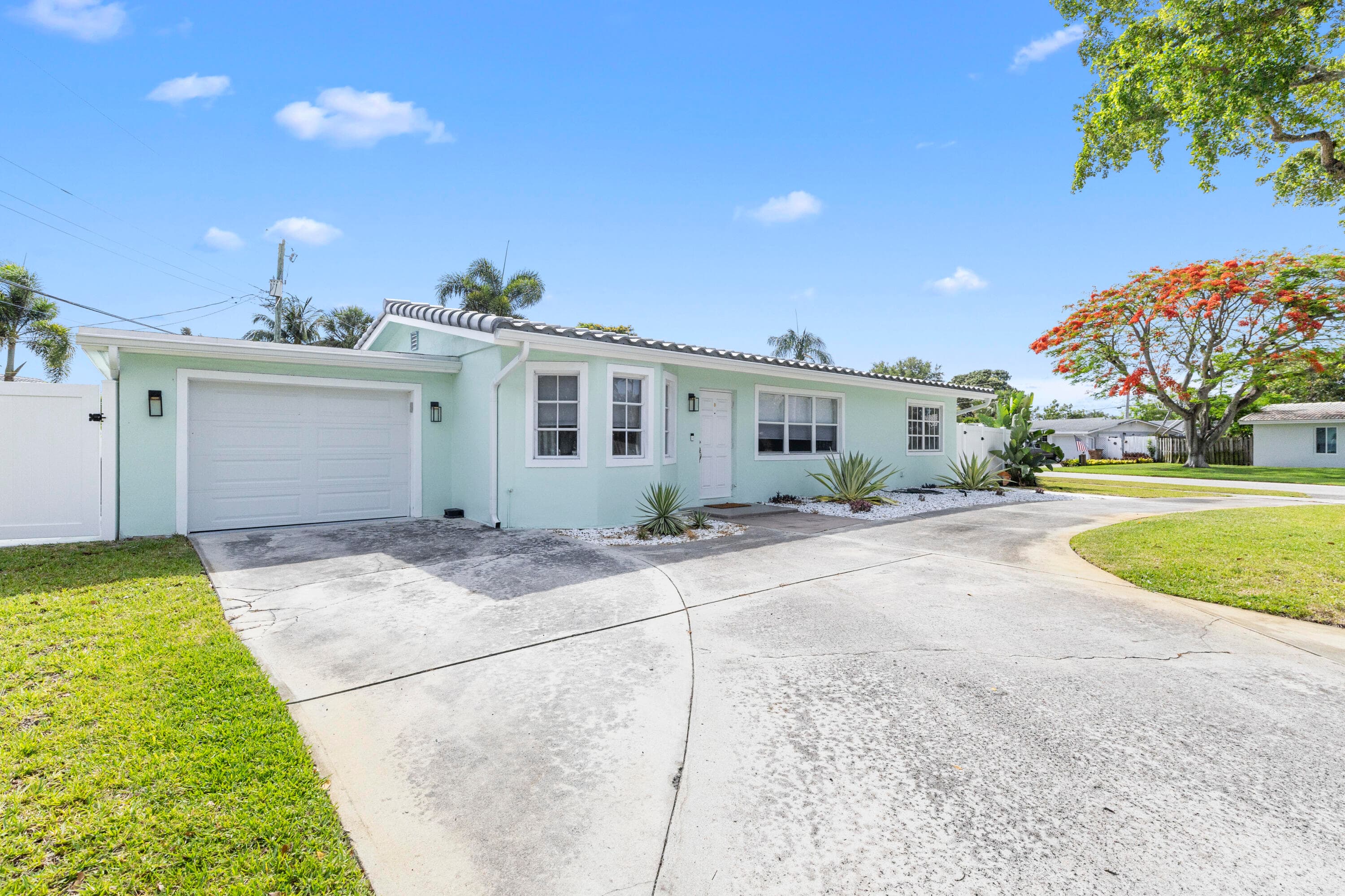 612 SE 10th Avenue, Deerfield Beach, FL 33441 — photo 3 of 27