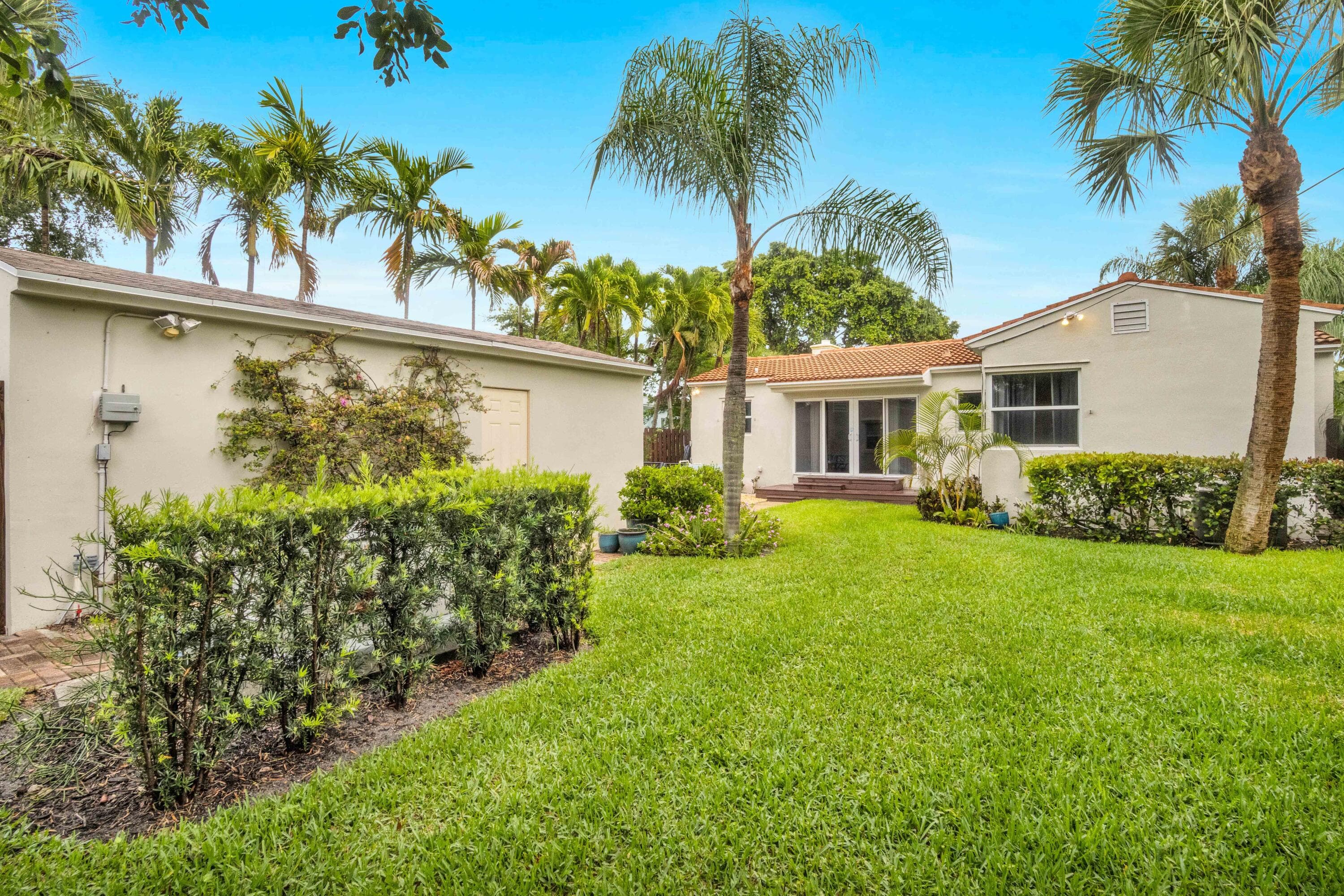 1219 N Lakeside Drive, Lake Worth Beach, FL 33460 — photo 32 of 45