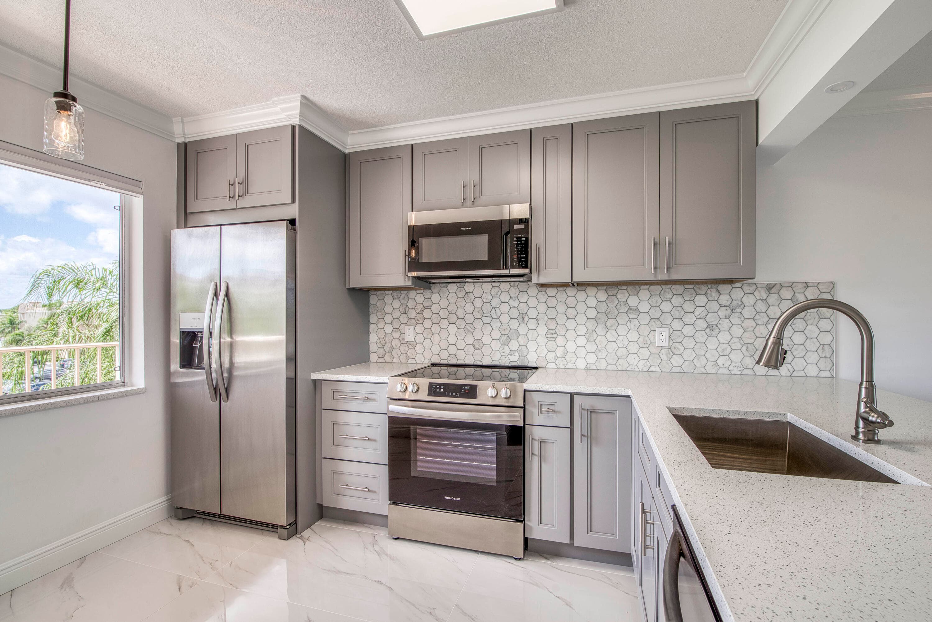 6795 Huntington Lane 406, Delray Beach, FL 33446 — photo 3 of 13