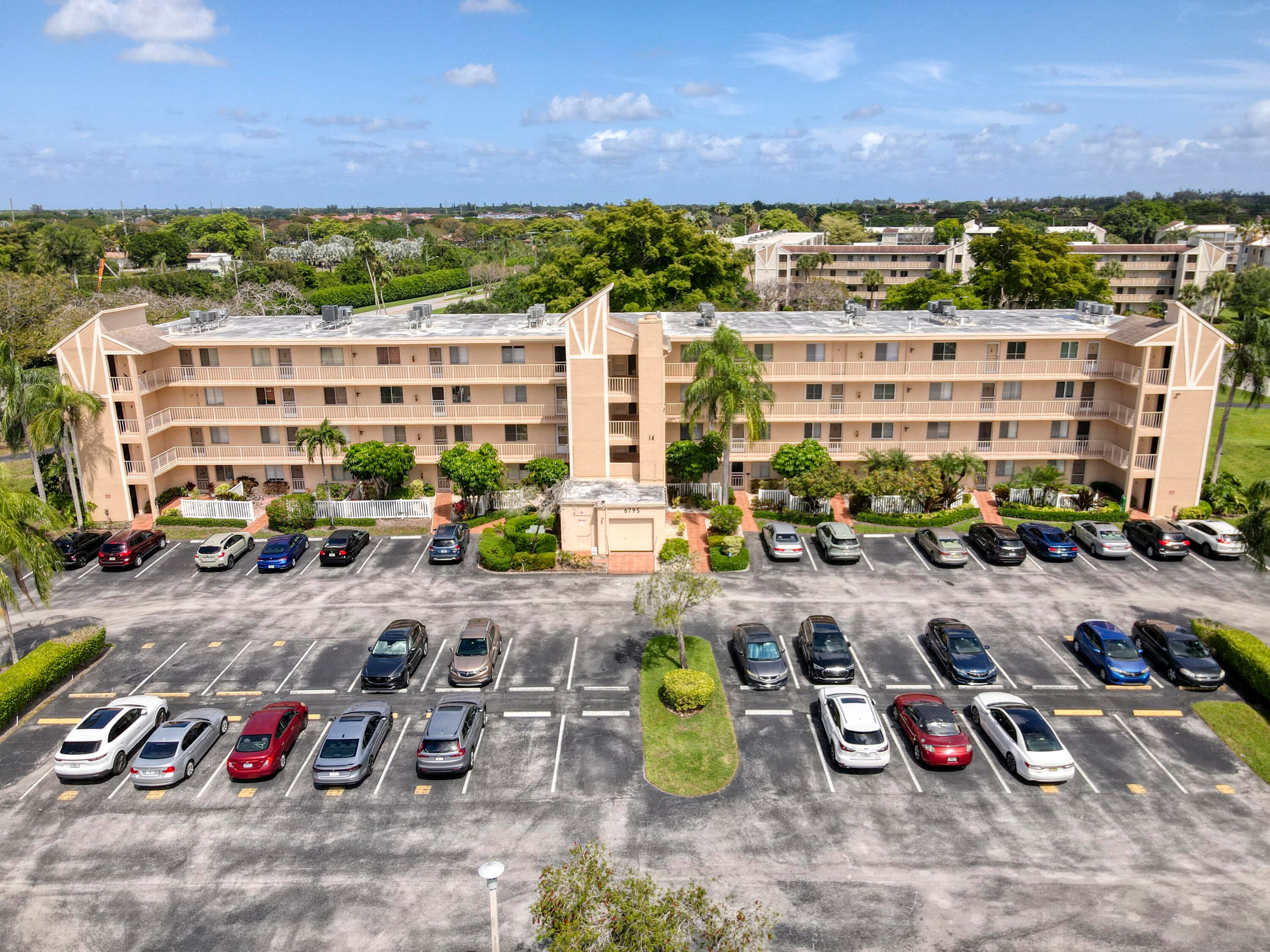 6795 Huntington Lane 406, Delray Beach, FL 33446 — photo 1 of 13