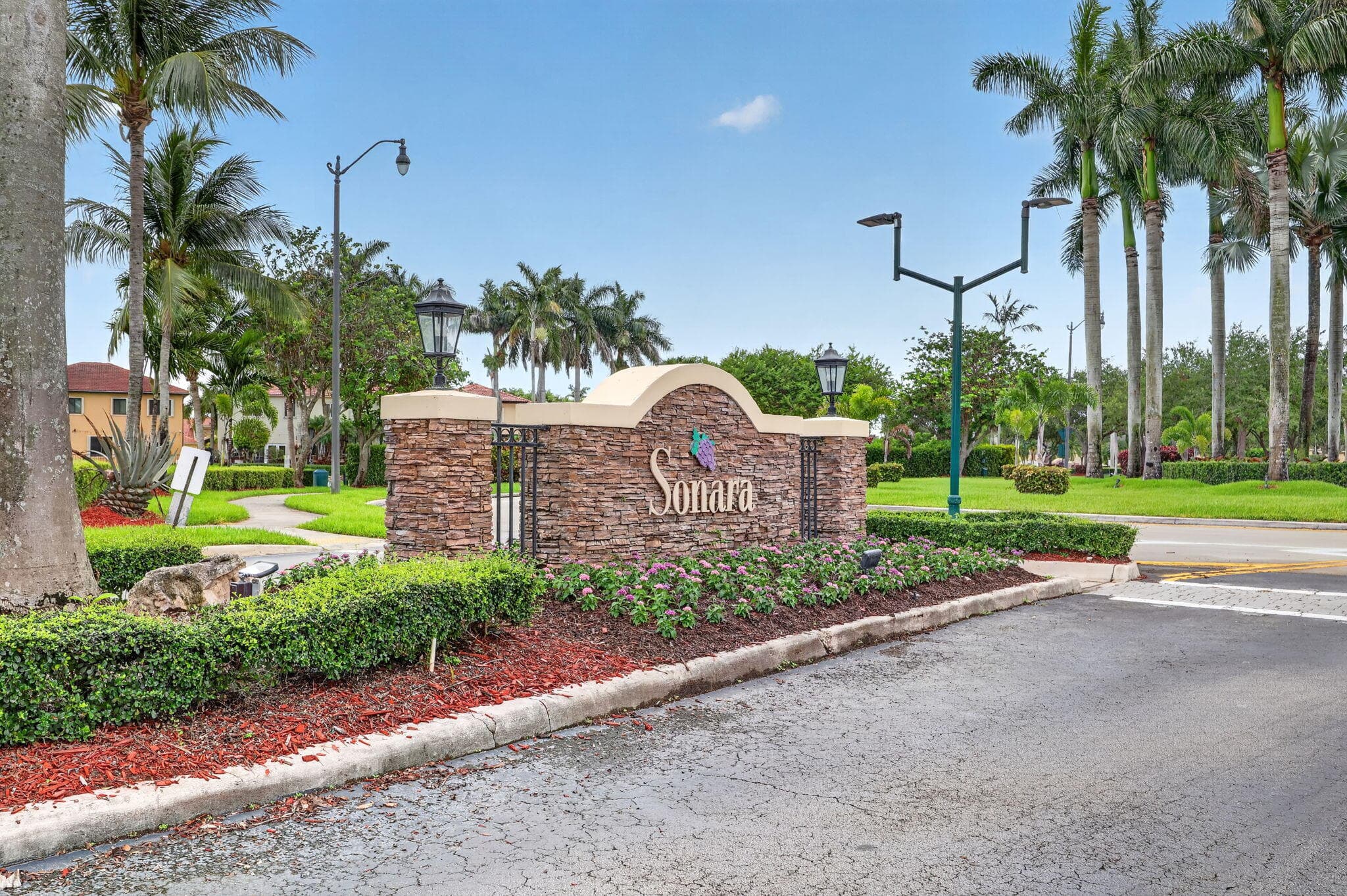1975 NE 36th Avenue, Homestead, FL 33033 — photo 4 of 59
