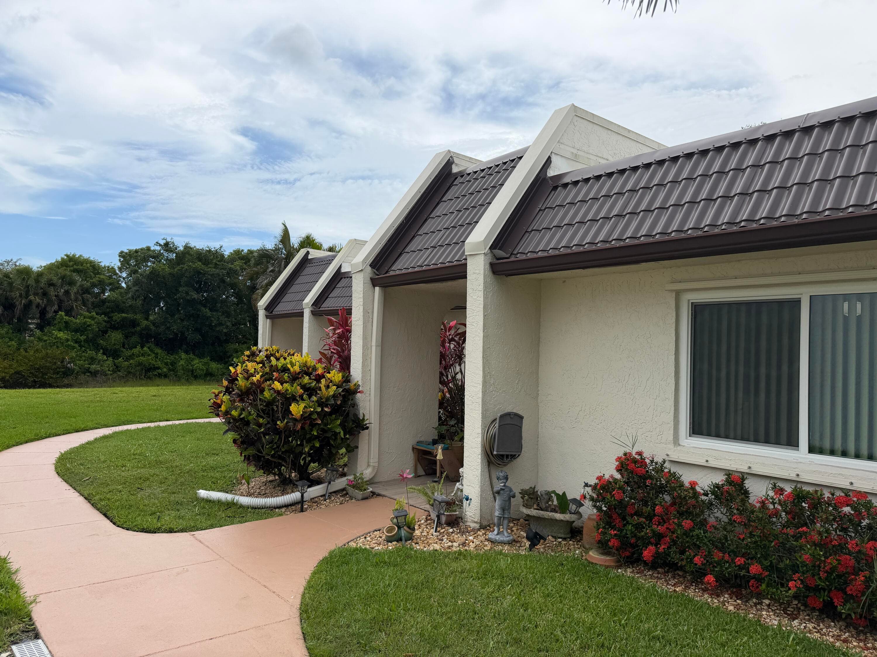 212 Lake Susan Lane, West Palm Beach, FL 33411 — photo 2 of 44