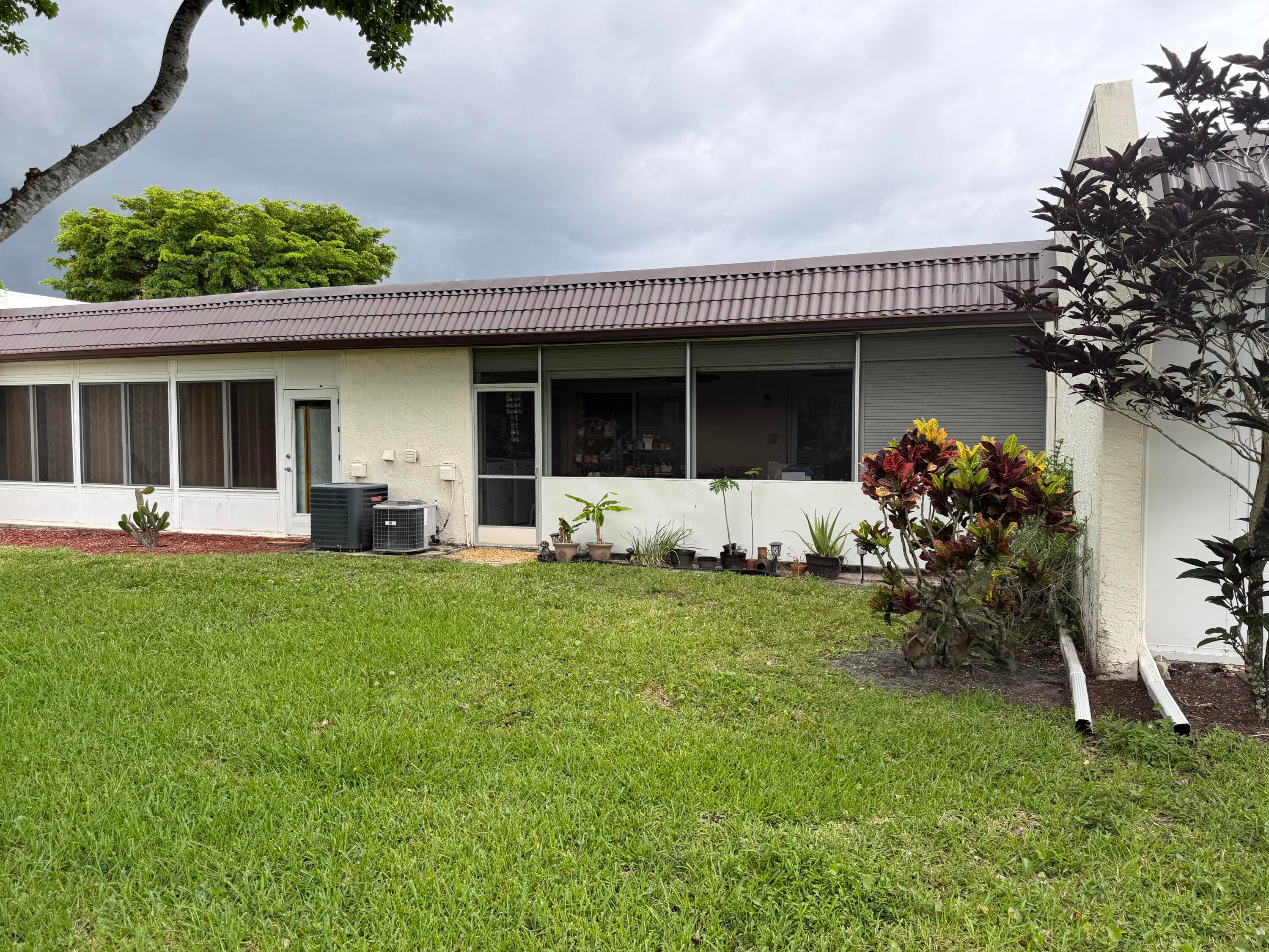 212 Lake Susan Lane, West Palm Beach, FL 33411 — photo 9 of 44