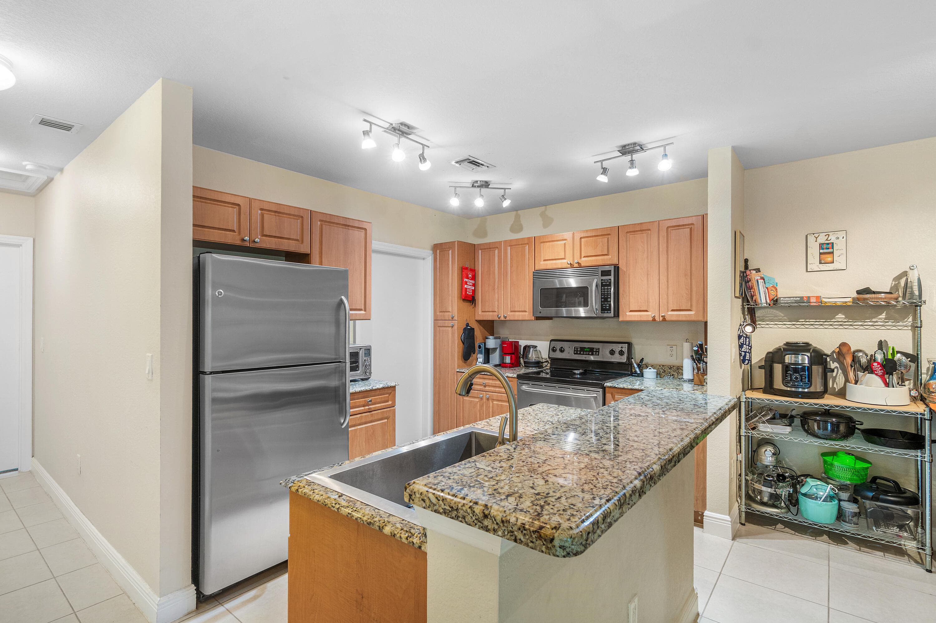 6719 Old Farm Trail, Boynton Beach, FL 33437 — photo 10 of 37