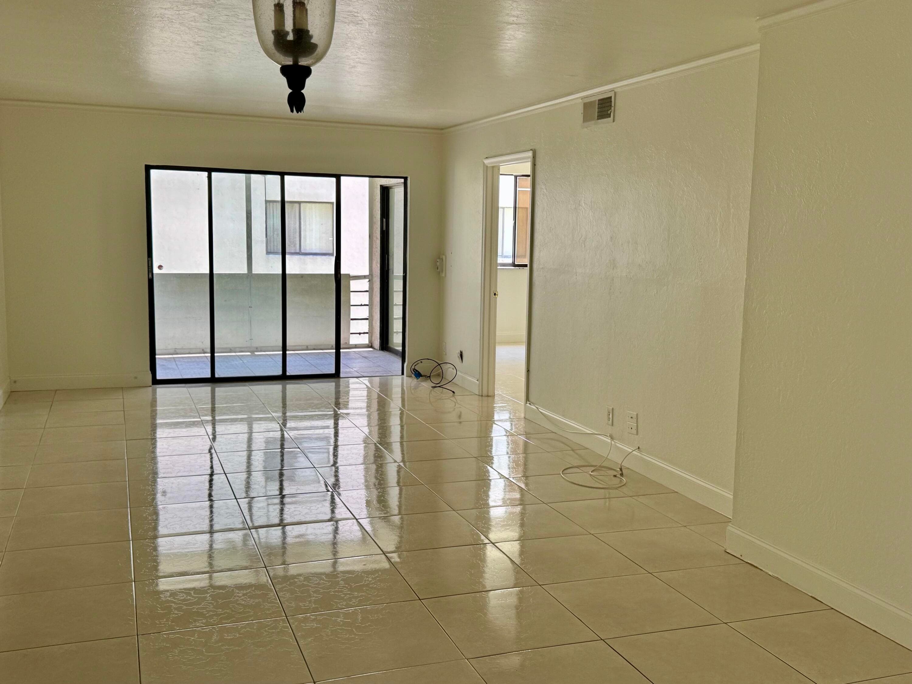 5981 Via Vermilya 208, Lake Worth, FL 33462 — photo 5 of 11