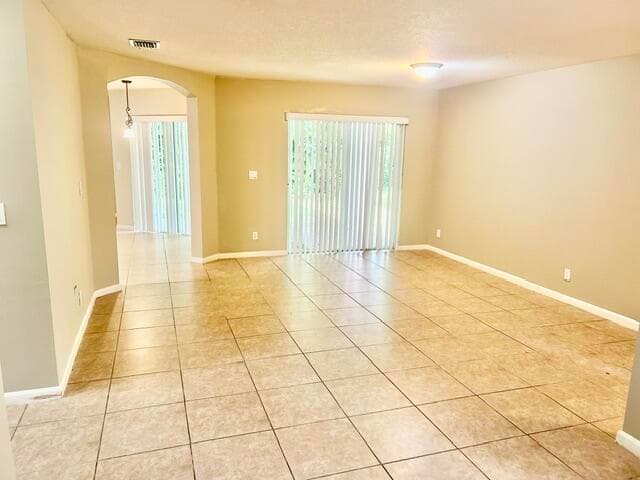 541 Alejandro Lane, West Palm Beach, FL 33413 — photo 4 of 31