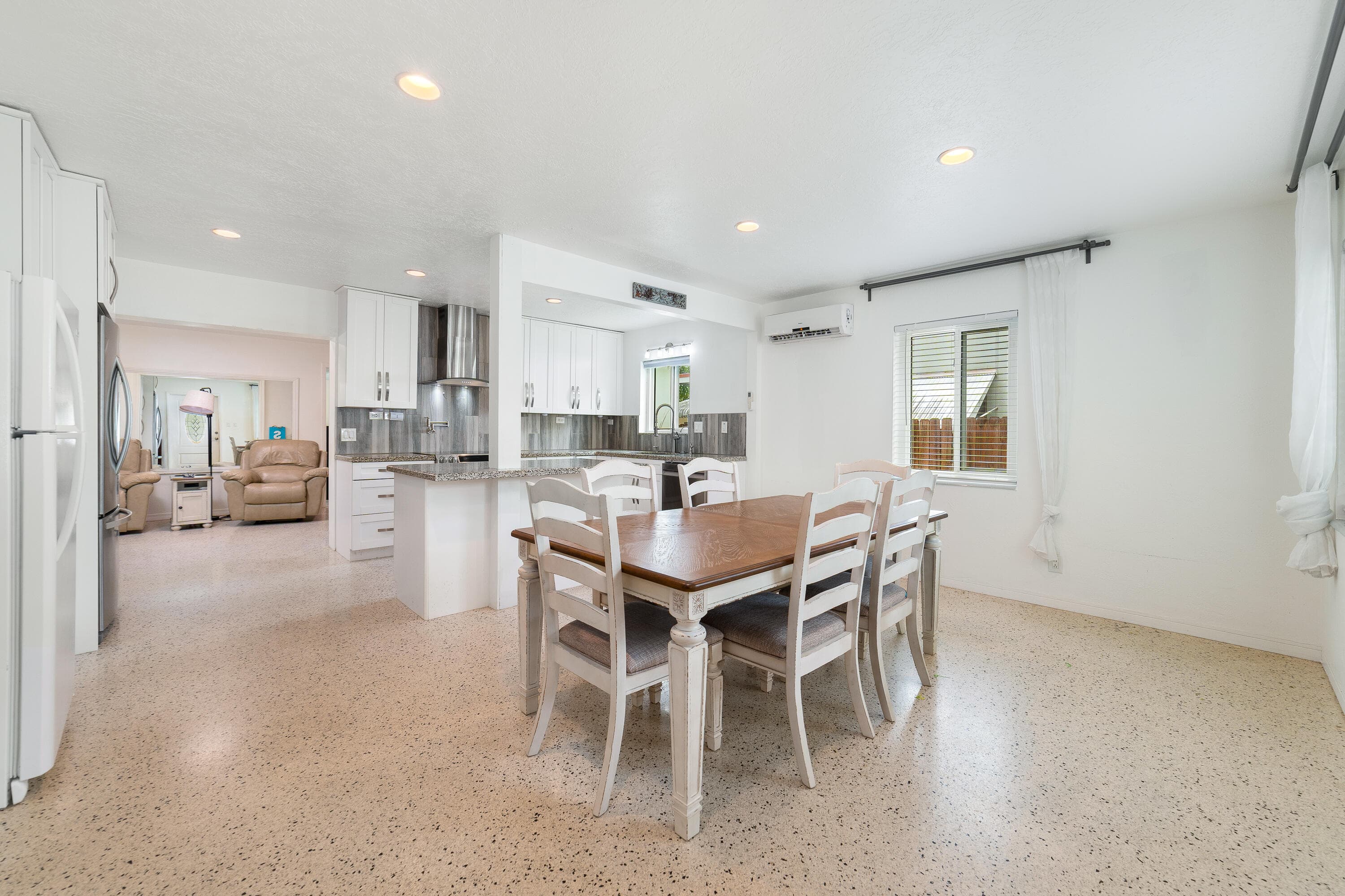 245 SW 5th Street, Dania Beach, FL 33004 — photo 3 of 35