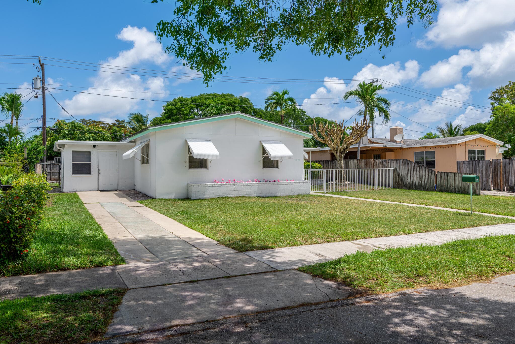 1029 Andrews Road, West Palm Beach, FL 33405 — photo 1 of 29
