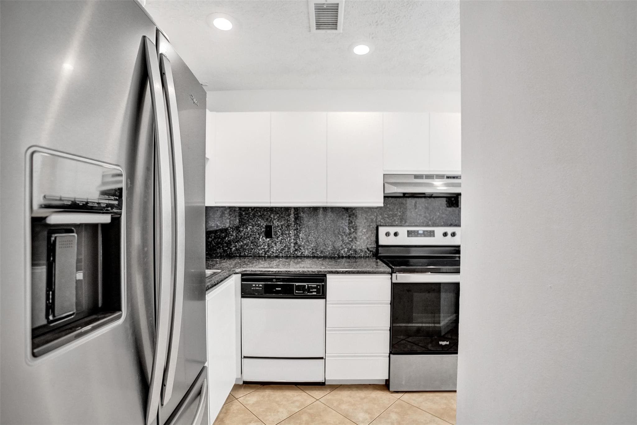 1415 Miami Road B, Fort Lauderdale, FL 33316 — photo 5 of 59