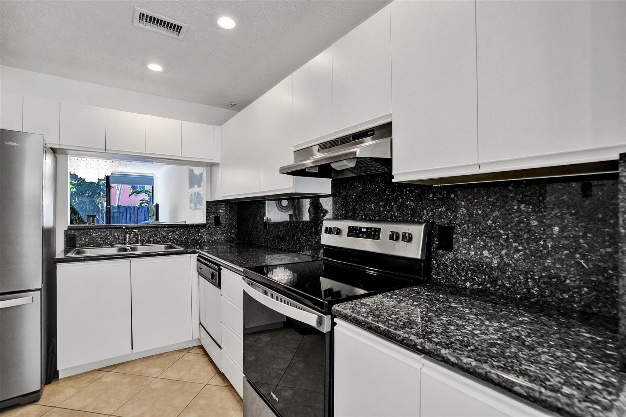 1415 Miami Road B, Fort Lauderdale, FL 33316 — photo 7 of 59
