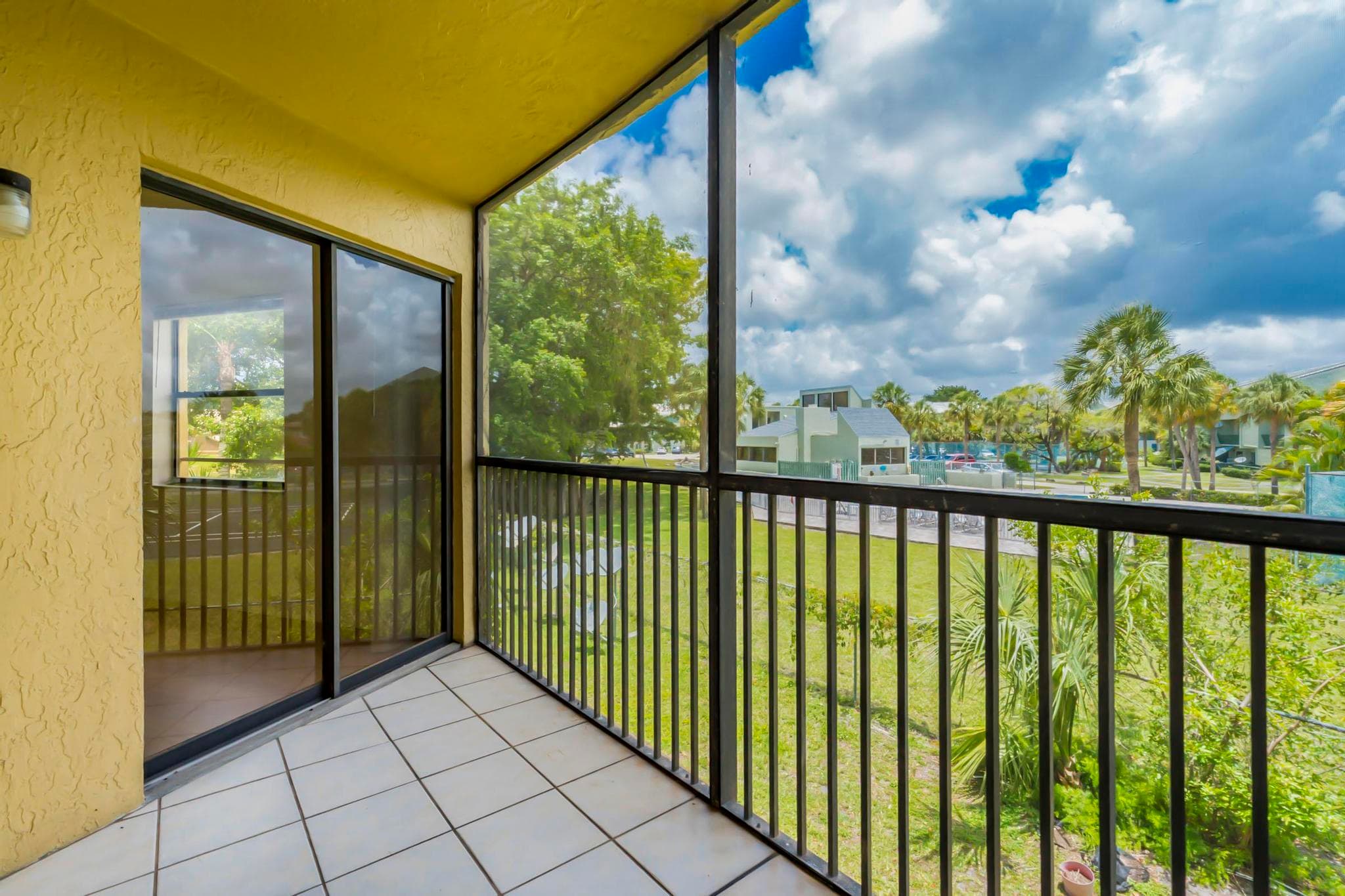 9000 NW 28th Drive 1-204, Coral Springs, FL 33065 — photo 27 of 42