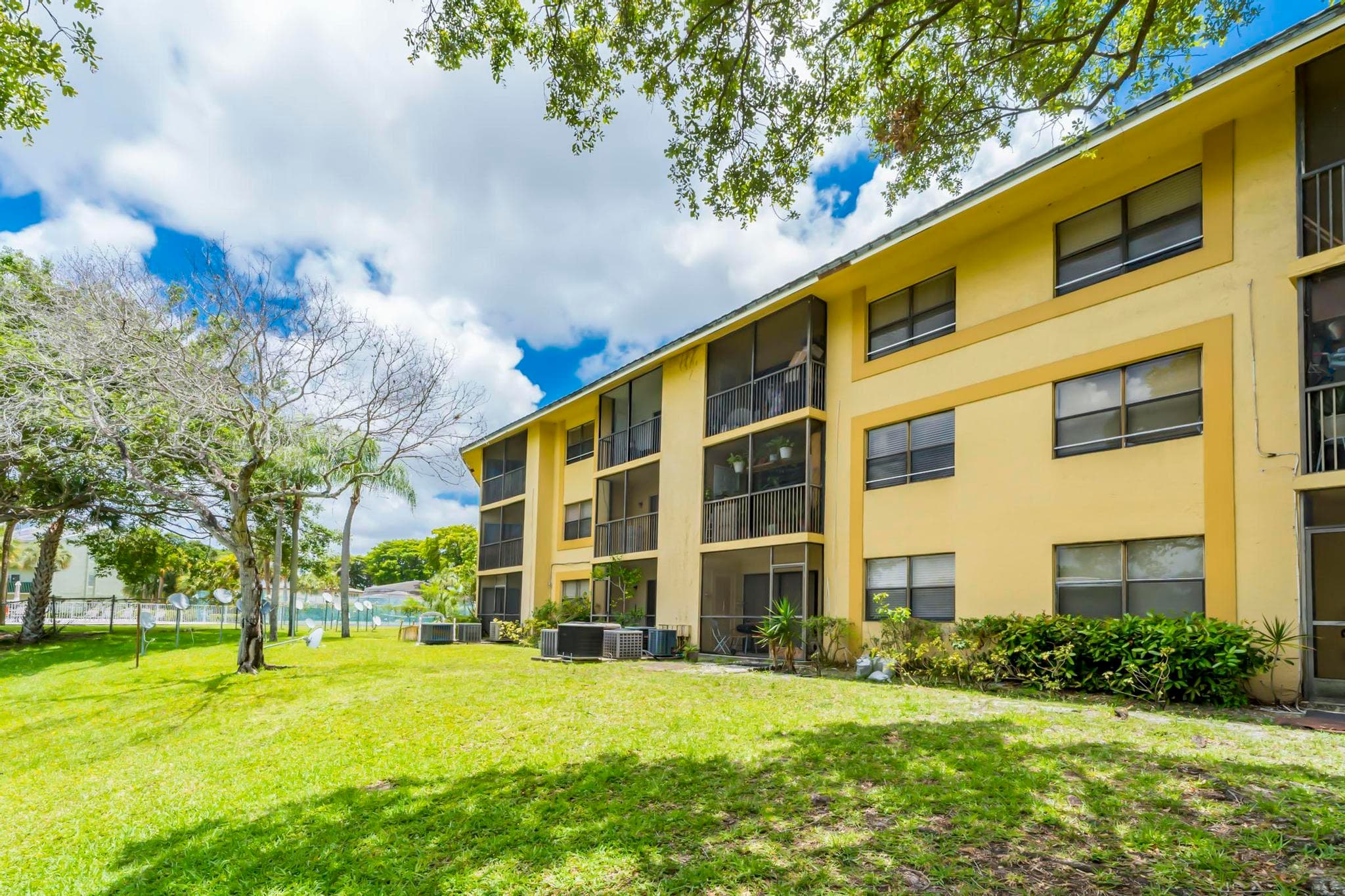 9000 NW 28th Drive 1-204, Coral Springs, FL 33065 — photo 39 of 42