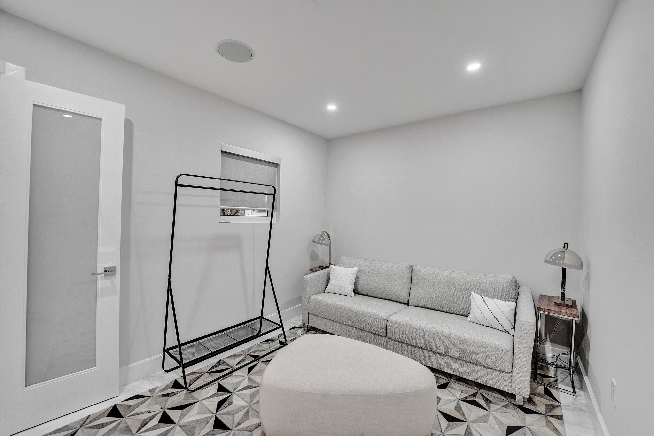 615 Bayshore Drive 402, Fort Lauderdale, FL 33304 — photo 104 of 108