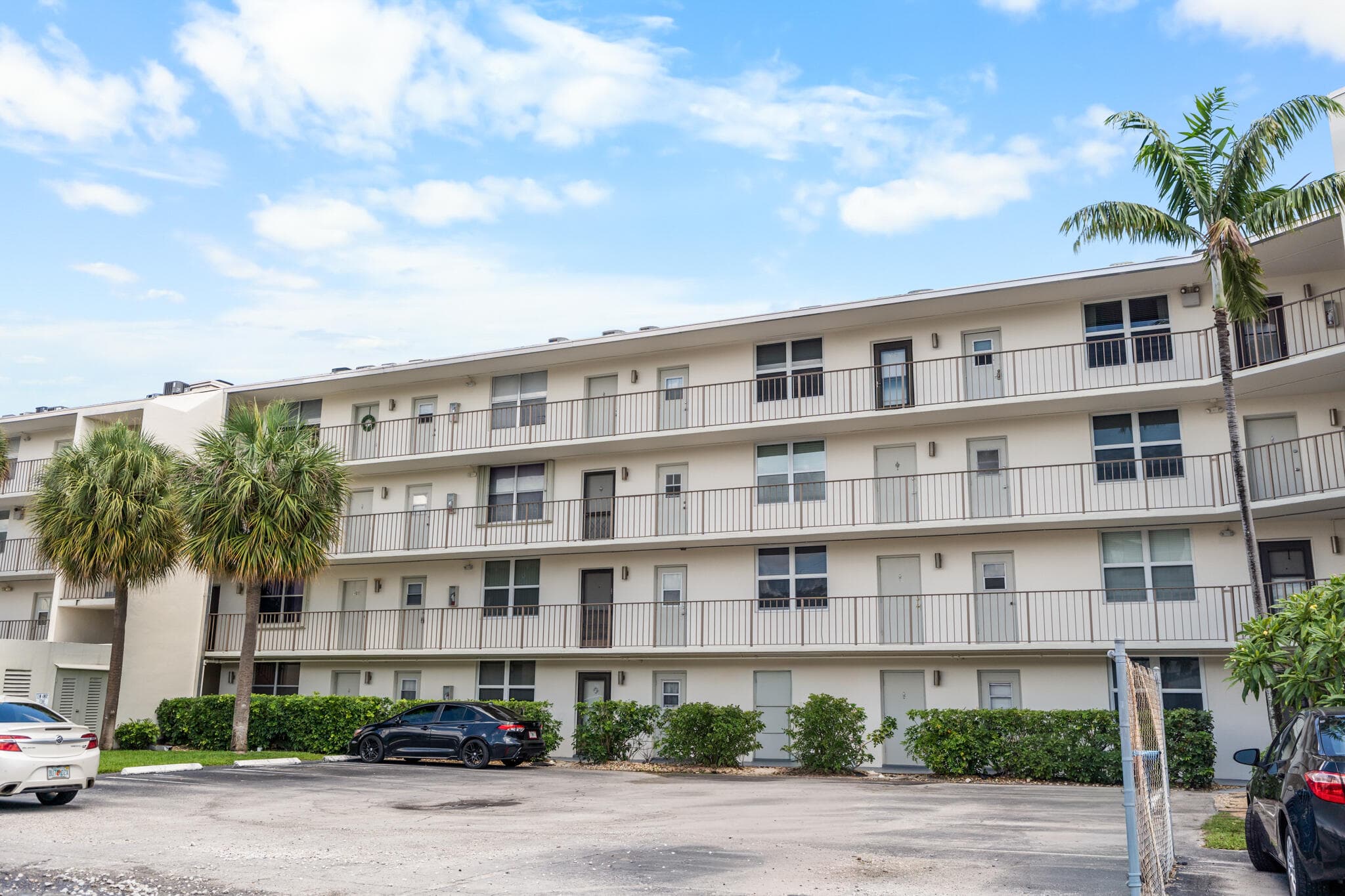 4501 NE 21 Avenue 406, Fort Lauderdale, FL 33308 — photo 2 of 26