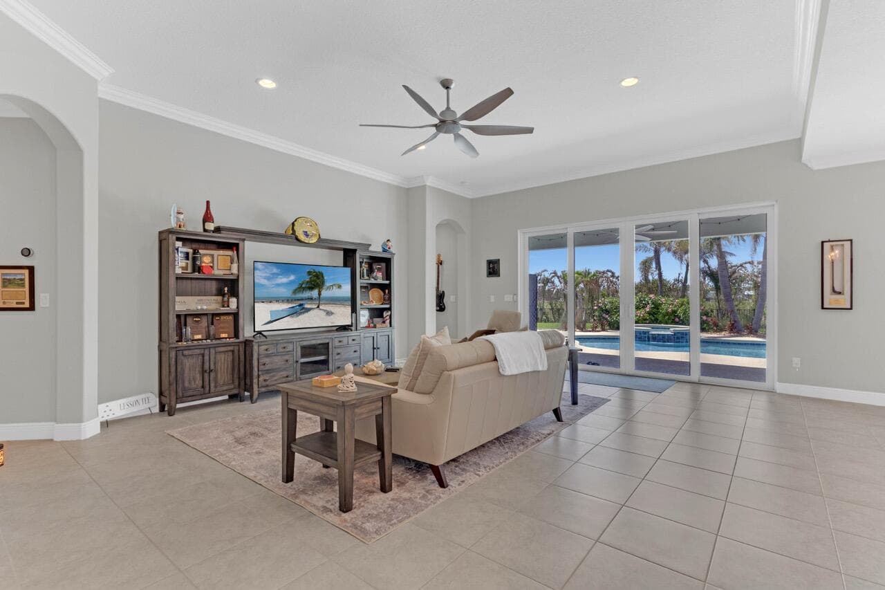 7203 33rd Square, Vero Beach, FL 32967 — photo 7 of 38