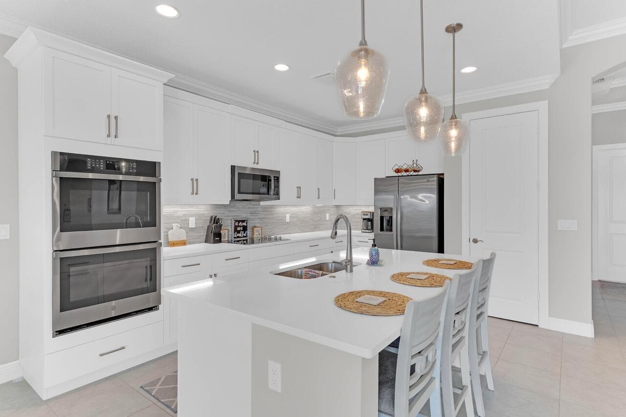 7203 33rd Square, Vero Beach, FL 32967 — photo 4 of 38