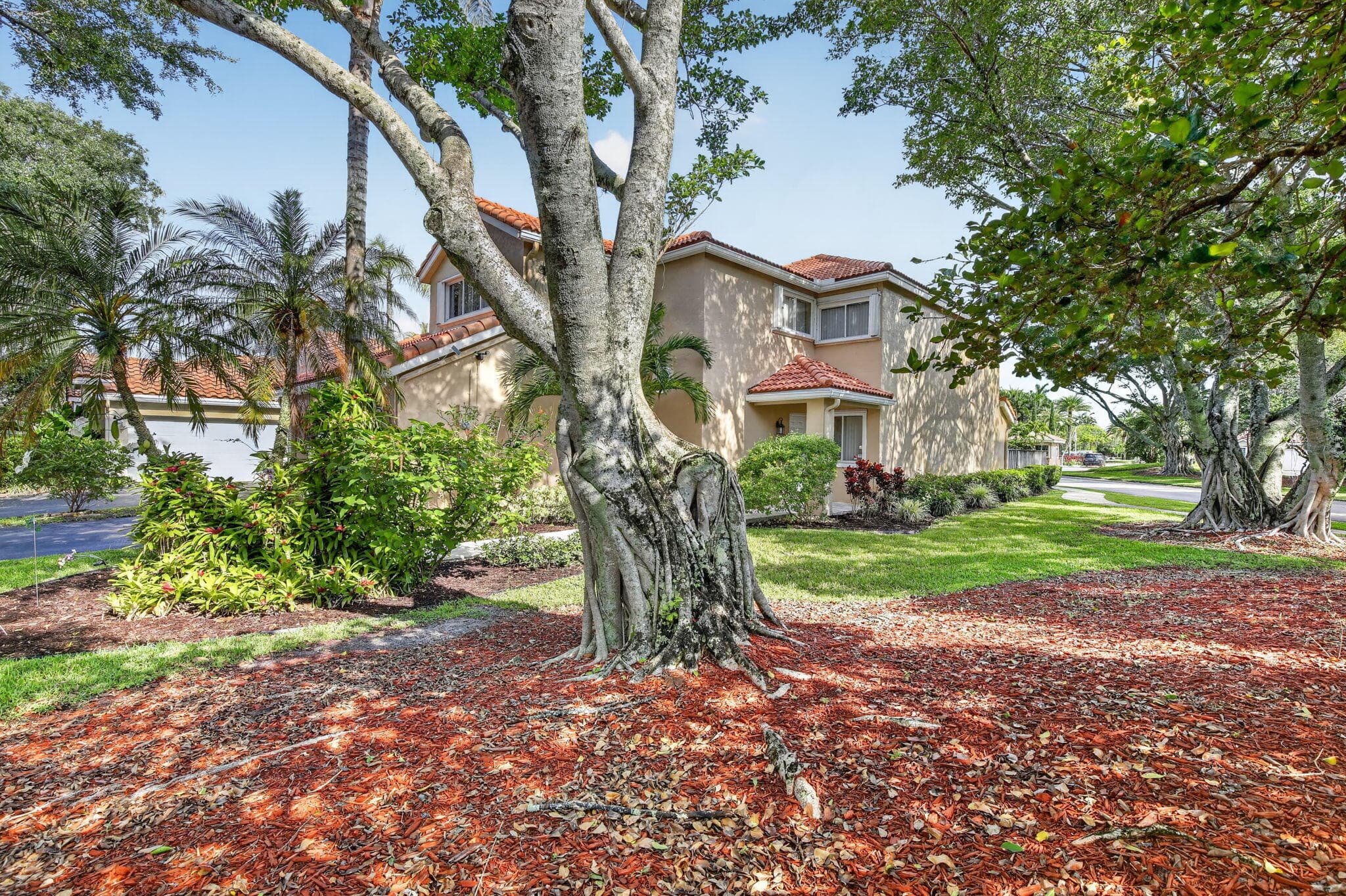 10111 NW 4th Street, Plantation, FL 33324 — photo 8 of 65