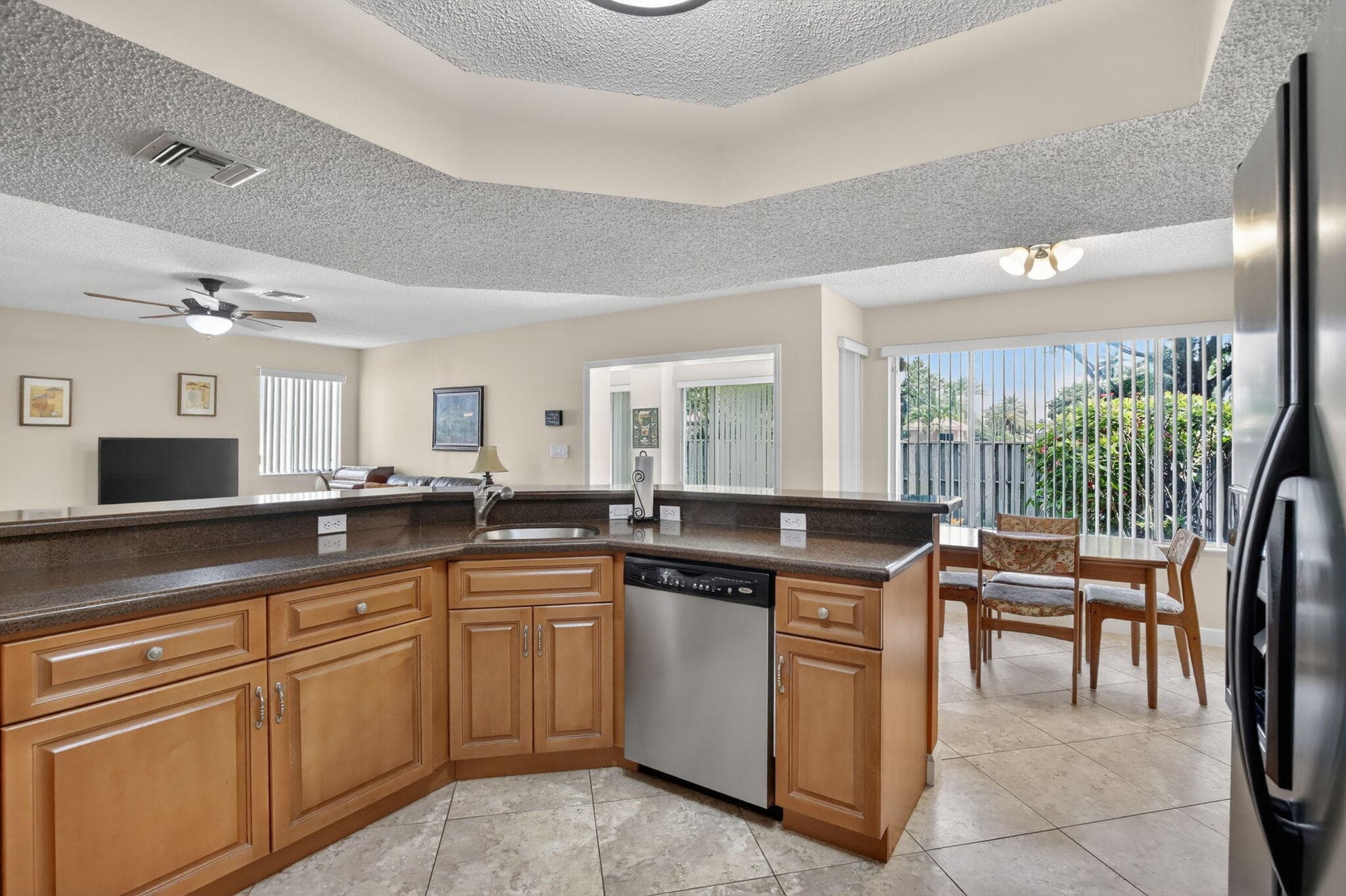 10111 NW 4th Street, Plantation, FL 33324 — photo 29 of 65