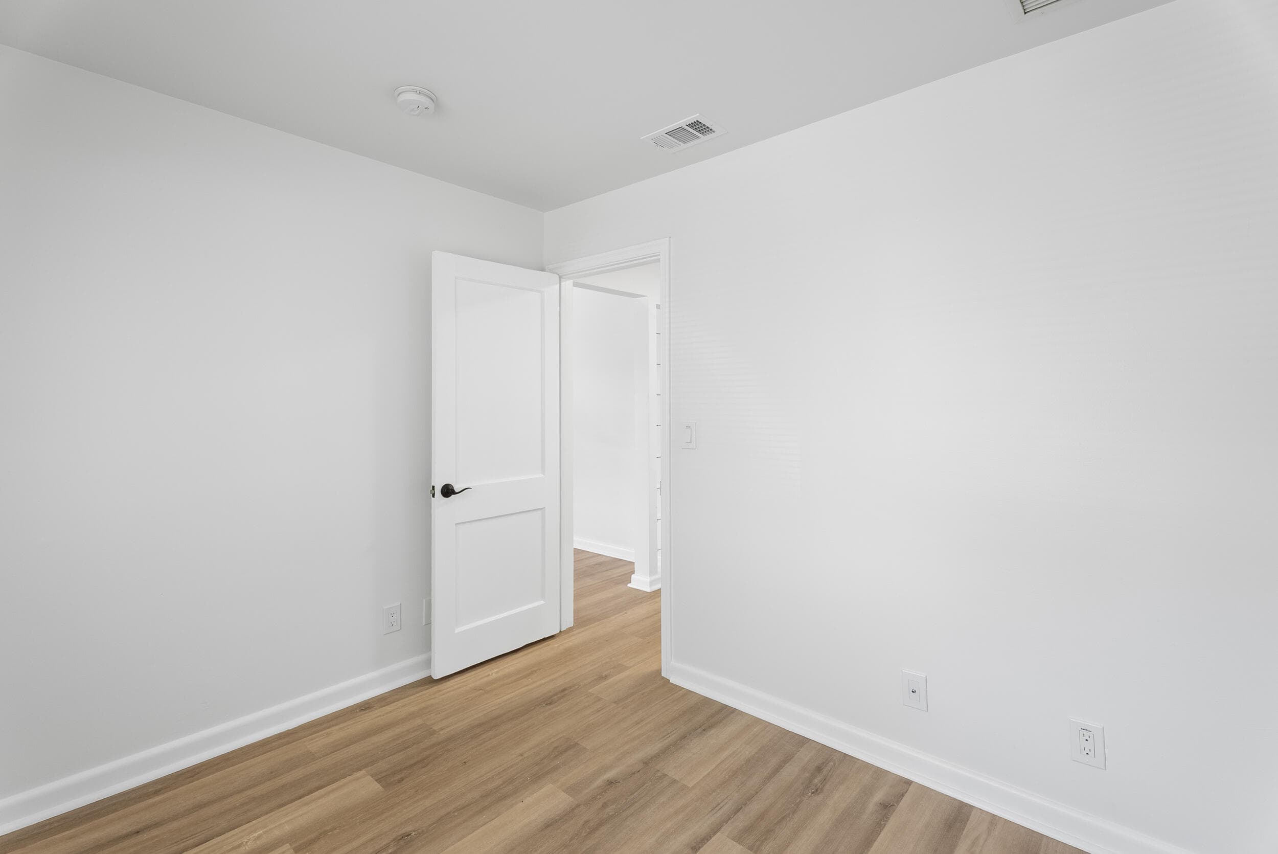401 42nd Street, West Palm Beach, FL 33407 — photo 15 of 35