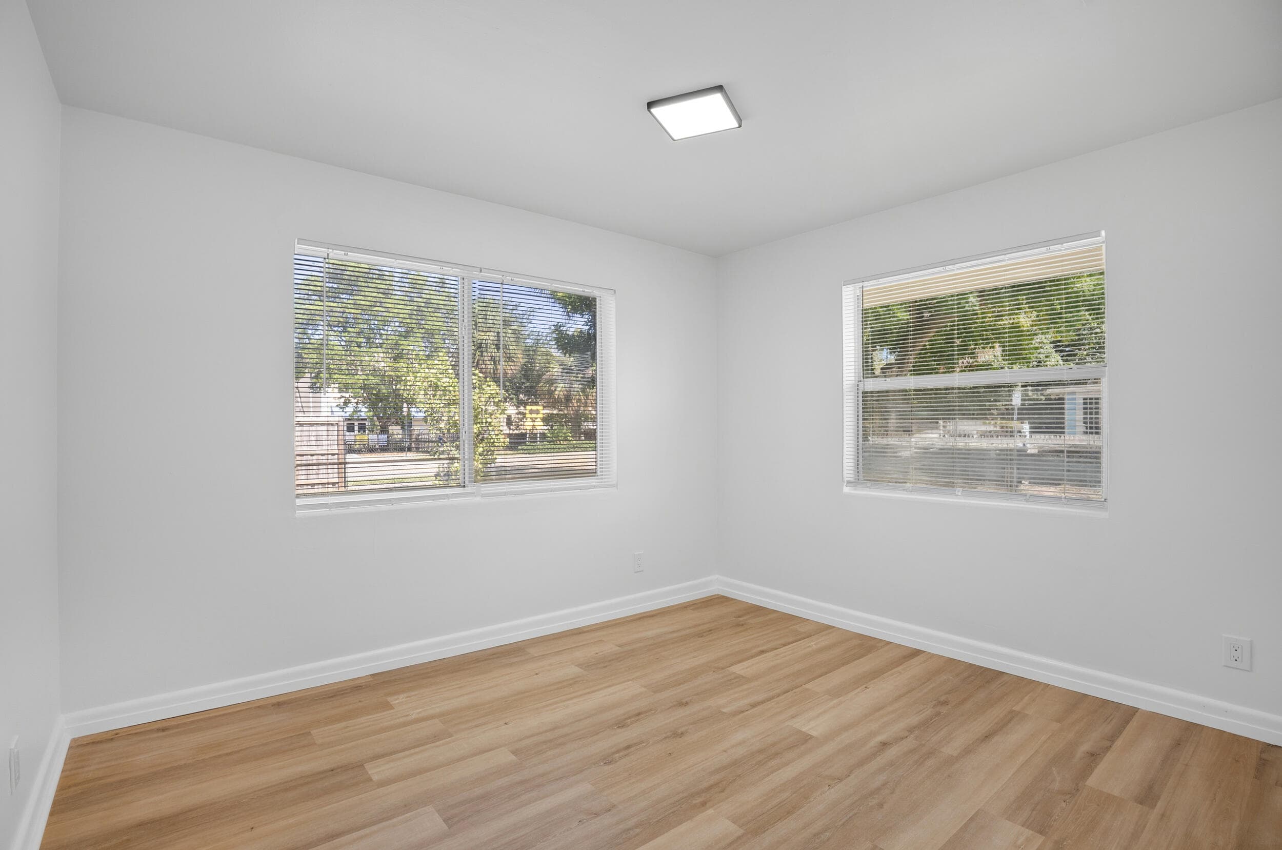 401 42nd Street, West Palm Beach, FL 33407 — photo 17 of 35
