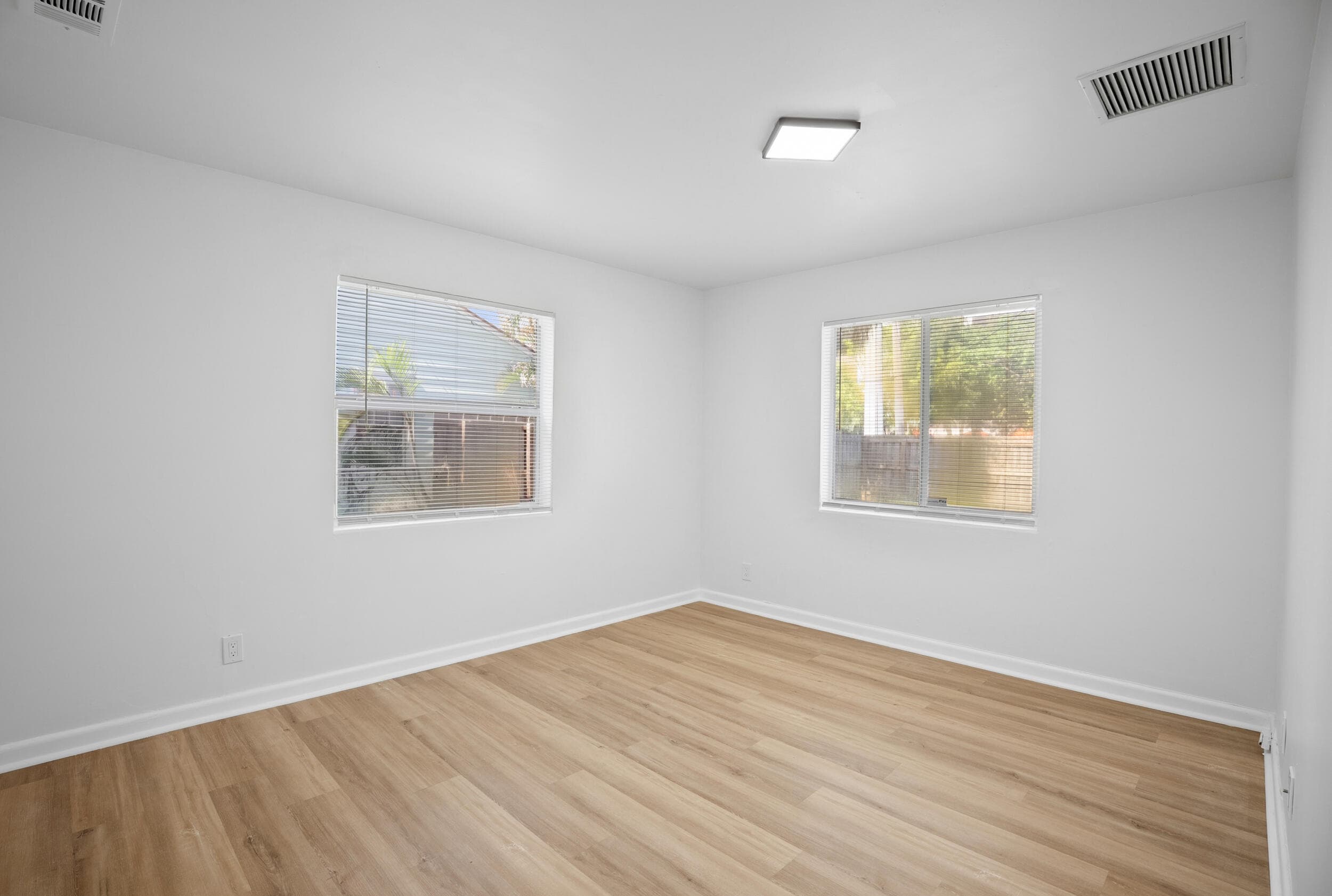 401 42nd Street, West Palm Beach, FL 33407 — photo 19 of 35