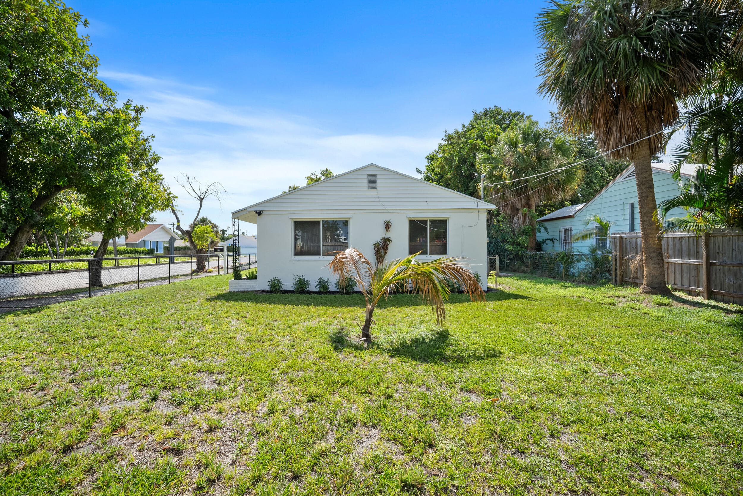 401 42nd Street, West Palm Beach, FL 33407 — photo 28 of 35