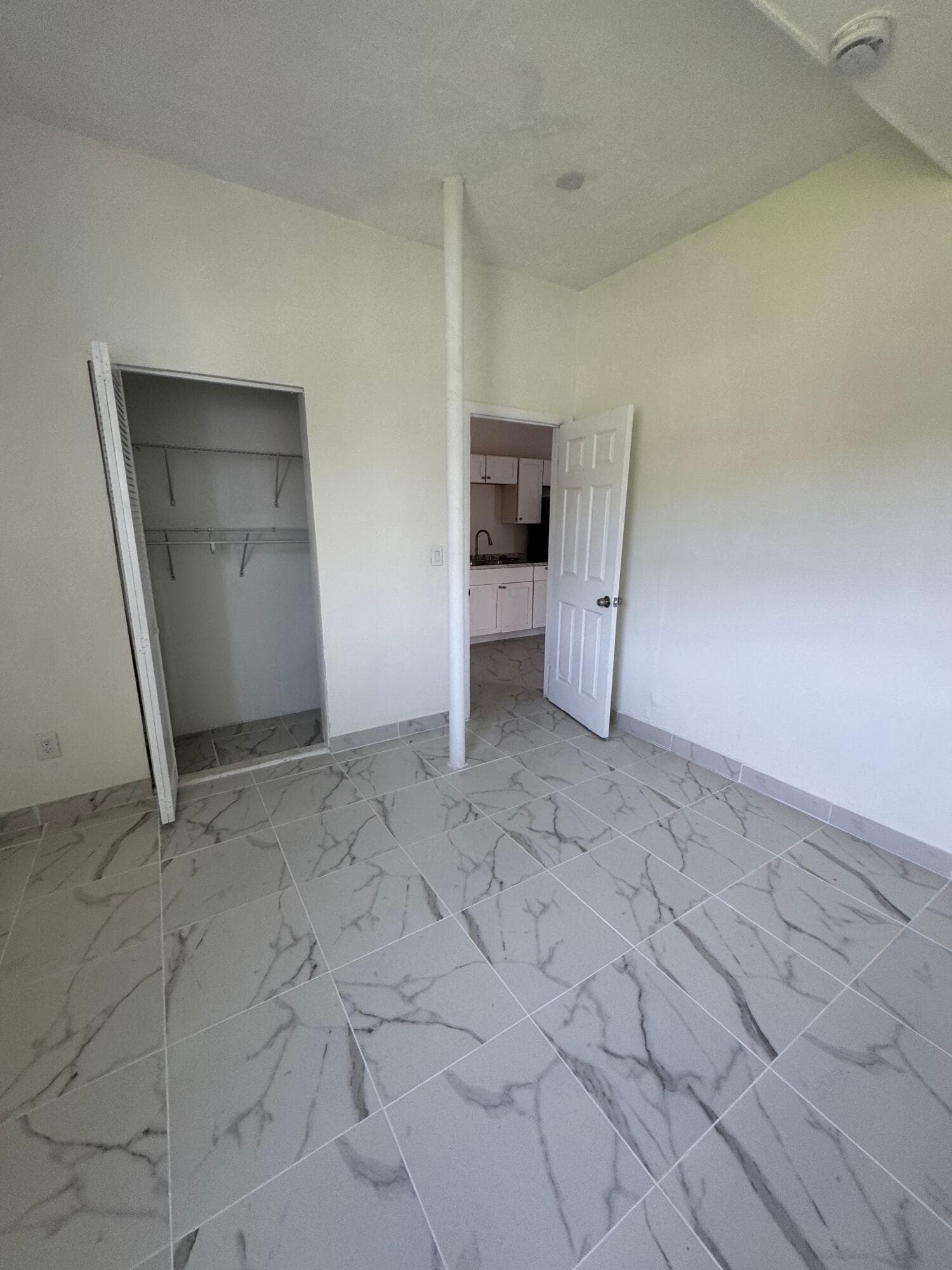 804 Orange Avenue B, Fort Pierce, FL 34950 — photo 4 of 10
