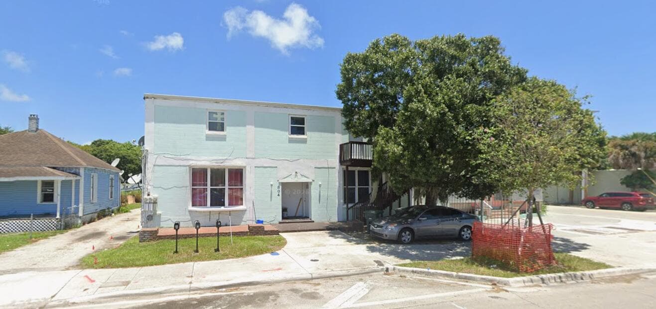804 Orange Avenue B, Fort Pierce, FL 34950 — photo 1 of 10