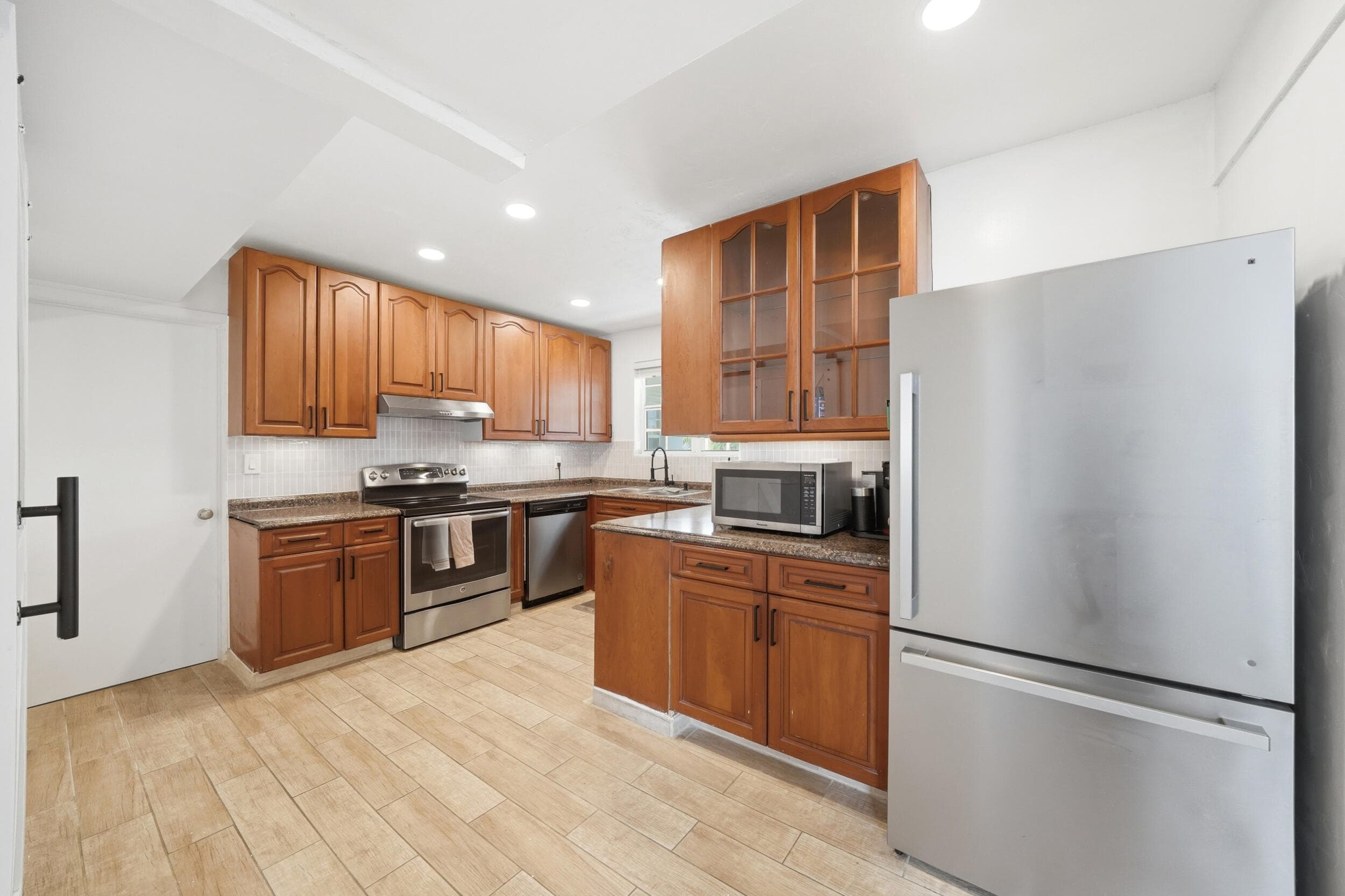 7000 Hope Street, Hollywood, FL 33024 — photo 9 of 32