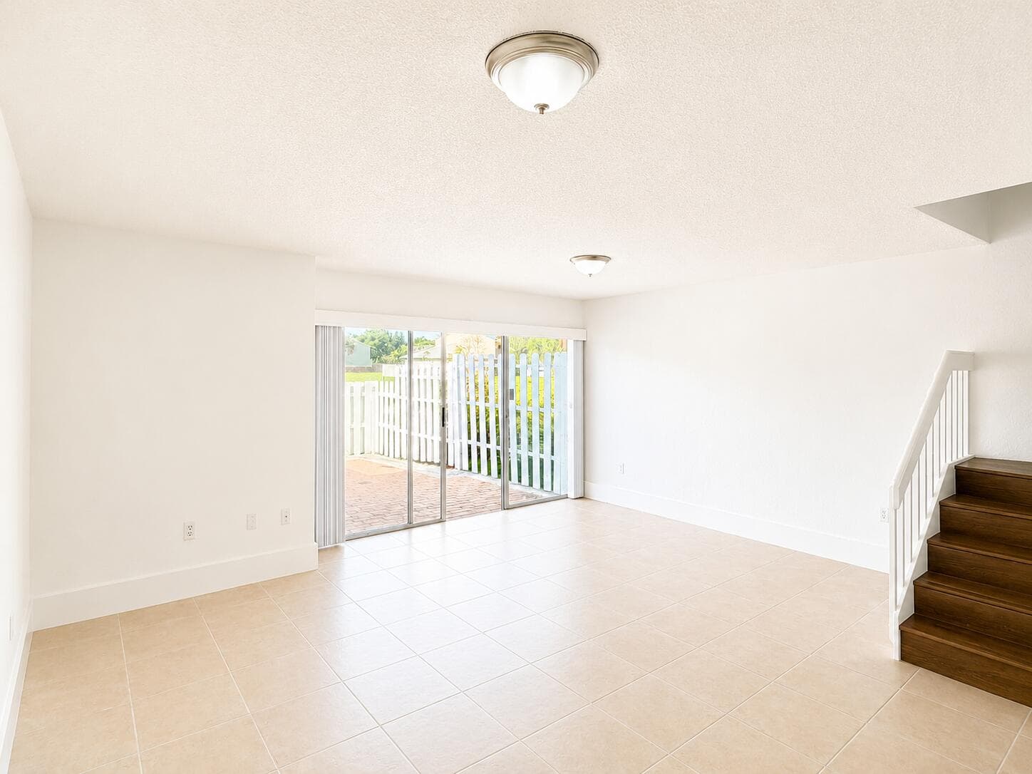 887 Crystal Lake Drive, Pompano Beach, FL 33064 — photo 6 of 27