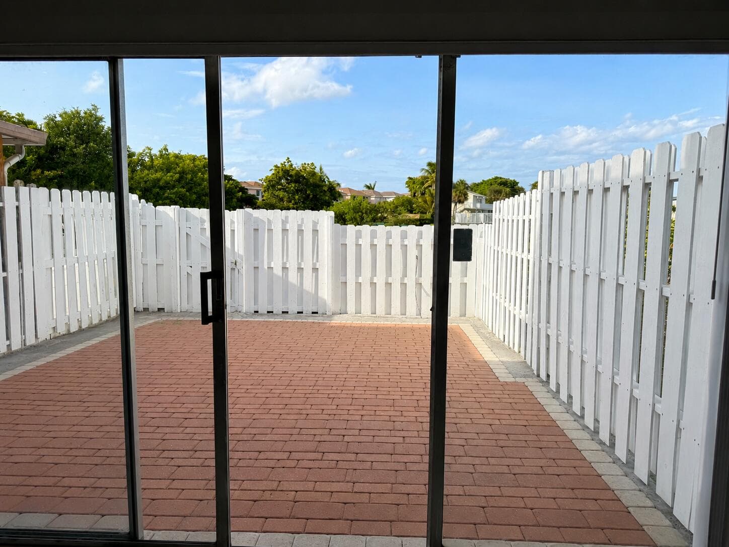 887 Crystal Lake Drive, Pompano Beach, FL 33064 — photo 10 of 27