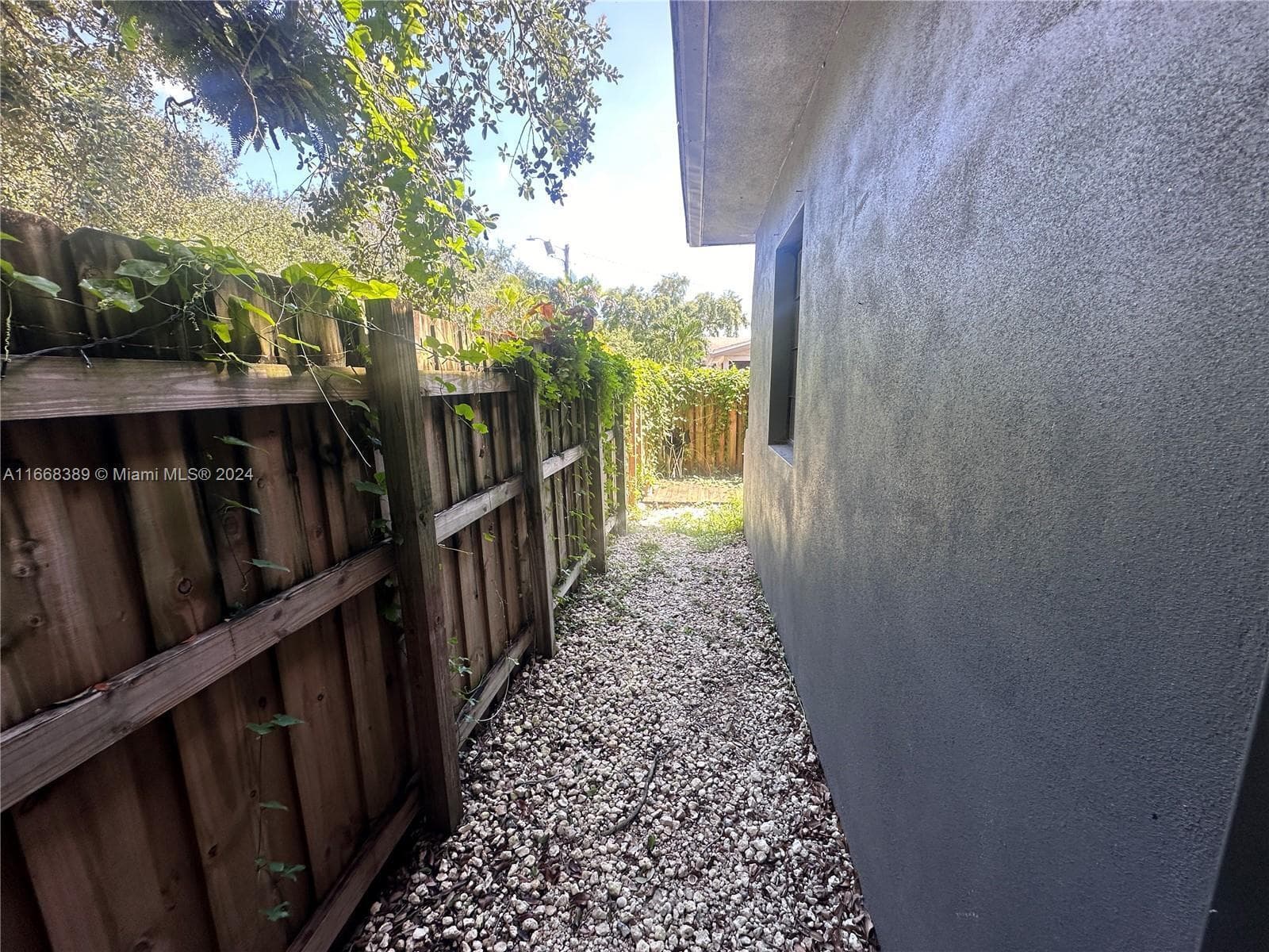 1418 SW 27th Street 1, Fort Lauderdale, FL 33315 — photo 11 of 13