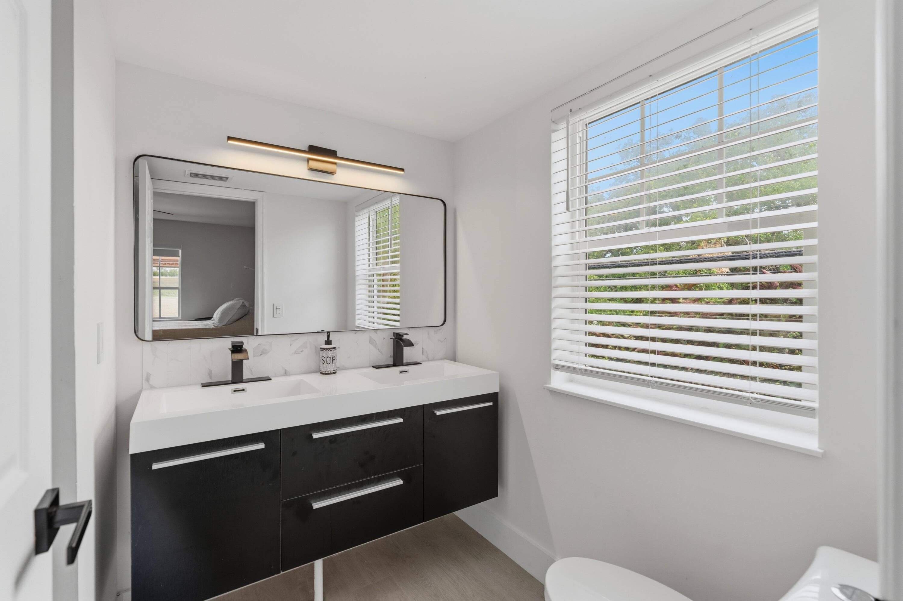 645 NW 2nd Avenue, Fort Lauderdale, FL 33311 — photo 13 of 29