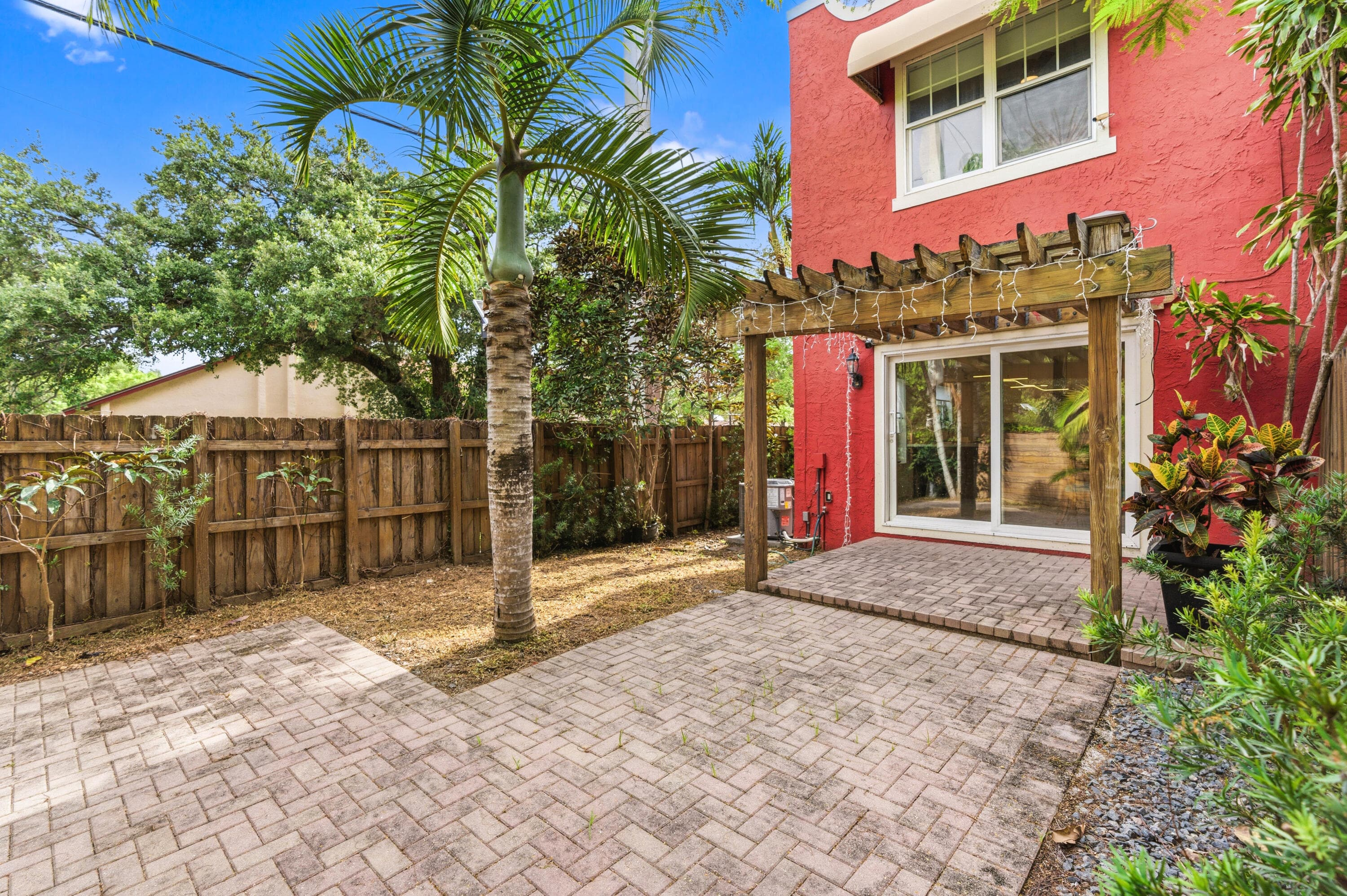 645 NW 2nd Avenue, Fort Lauderdale, FL 33311 — photo 25 of 29
