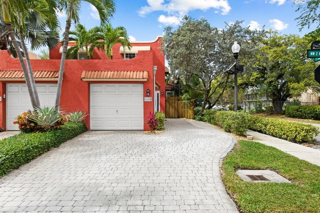 645 NW 2nd Avenue, Fort Lauderdale, FL 33311 — photo 2 of 29