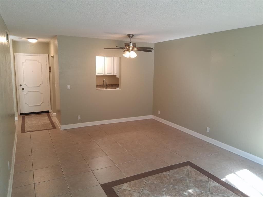 5720 NE 22nd Way 406, Fort Lauderdale, FL 33308 — photo 4 of 28