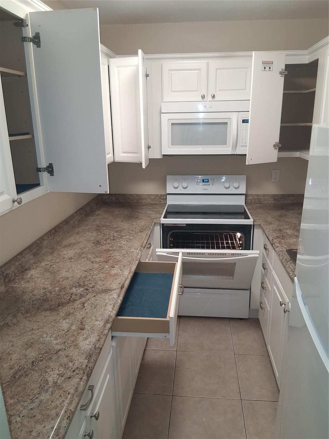 5720 NE 22nd Way 406, Fort Lauderdale, FL 33308 — photo 11 of 28