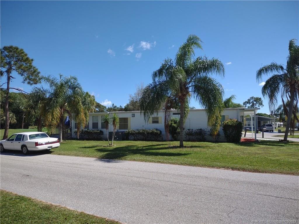 1 Montanzas Road, Port St. Lucie, FL 34952 — photo 10 of 24