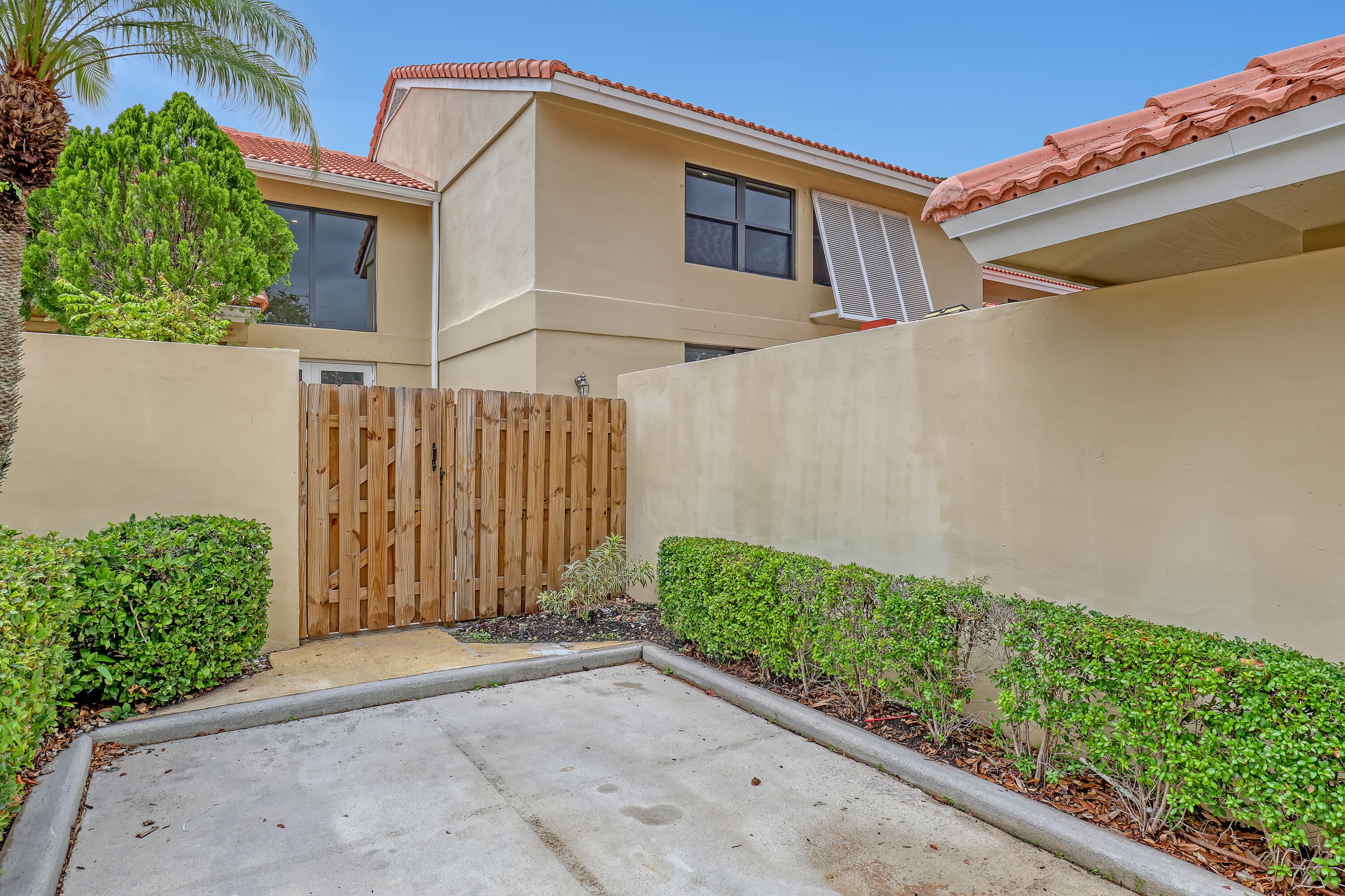 132 Old Meadow Way, Palm Beach Gardens, FL 33418 — photo 5 of 54
