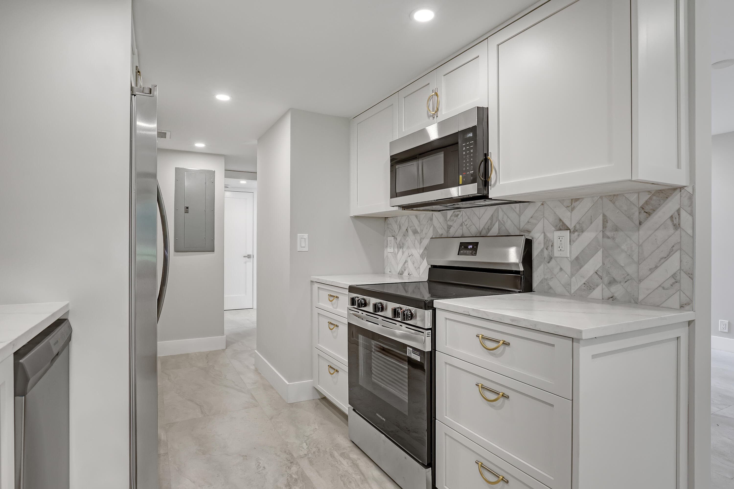 132 Old Meadow Way, Palm Beach Gardens, FL 33418 — photo 18 of 54