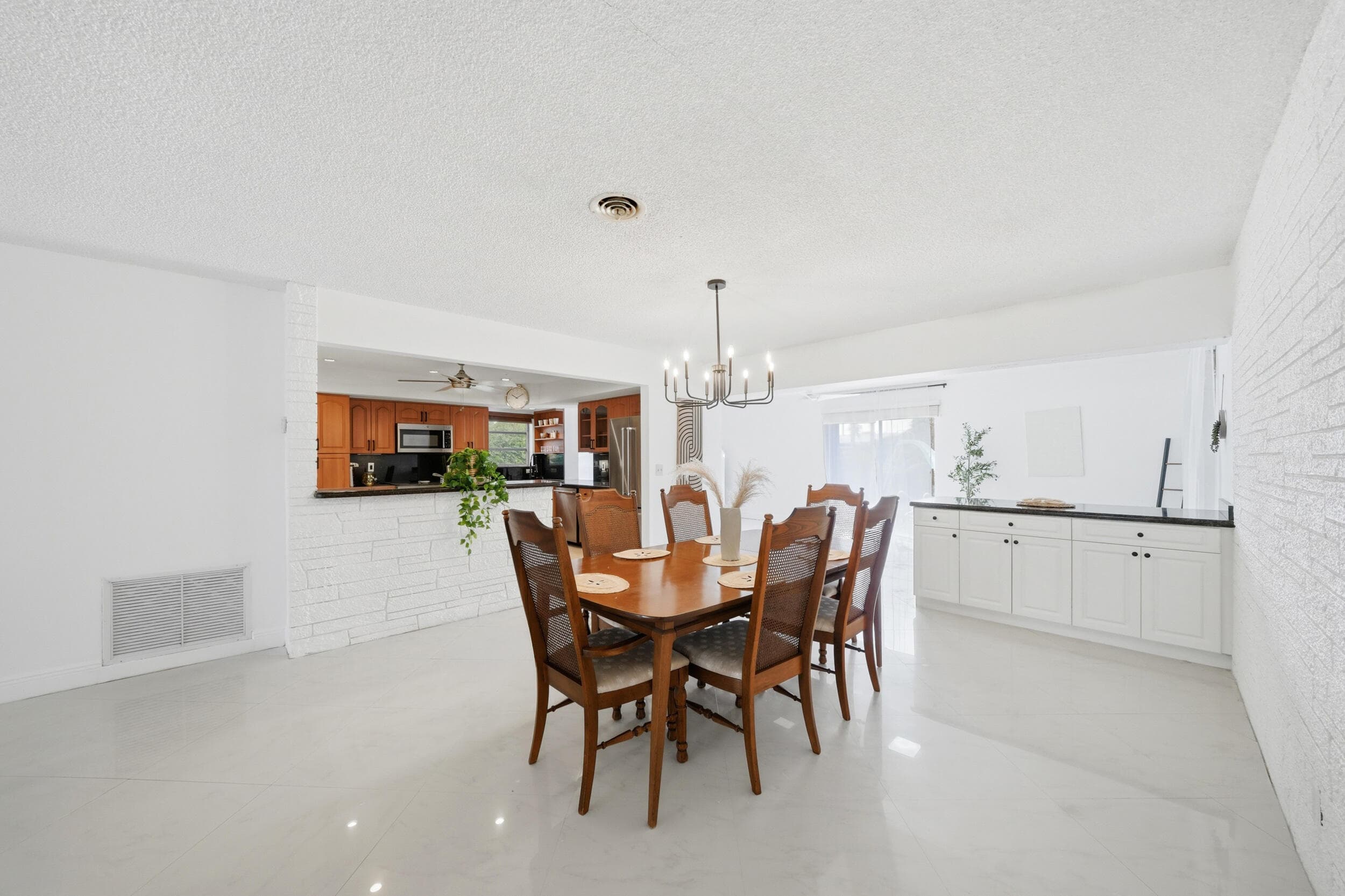 5501 Monroe Street, Hollywood, FL 33021 — photo 19 of 31